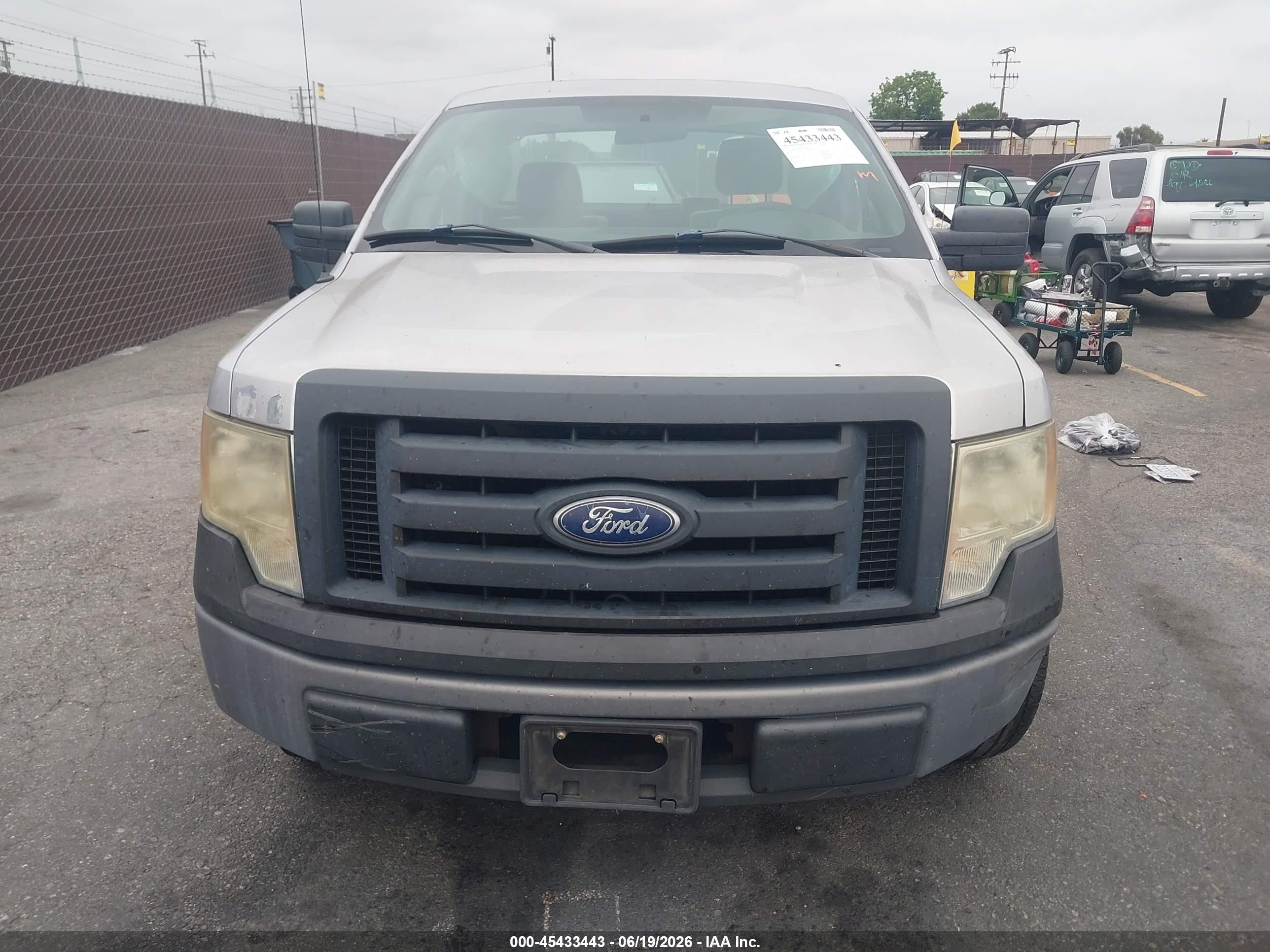 2010 Ford F-150   Silver vin: 1FTMF1CW7AKC54669