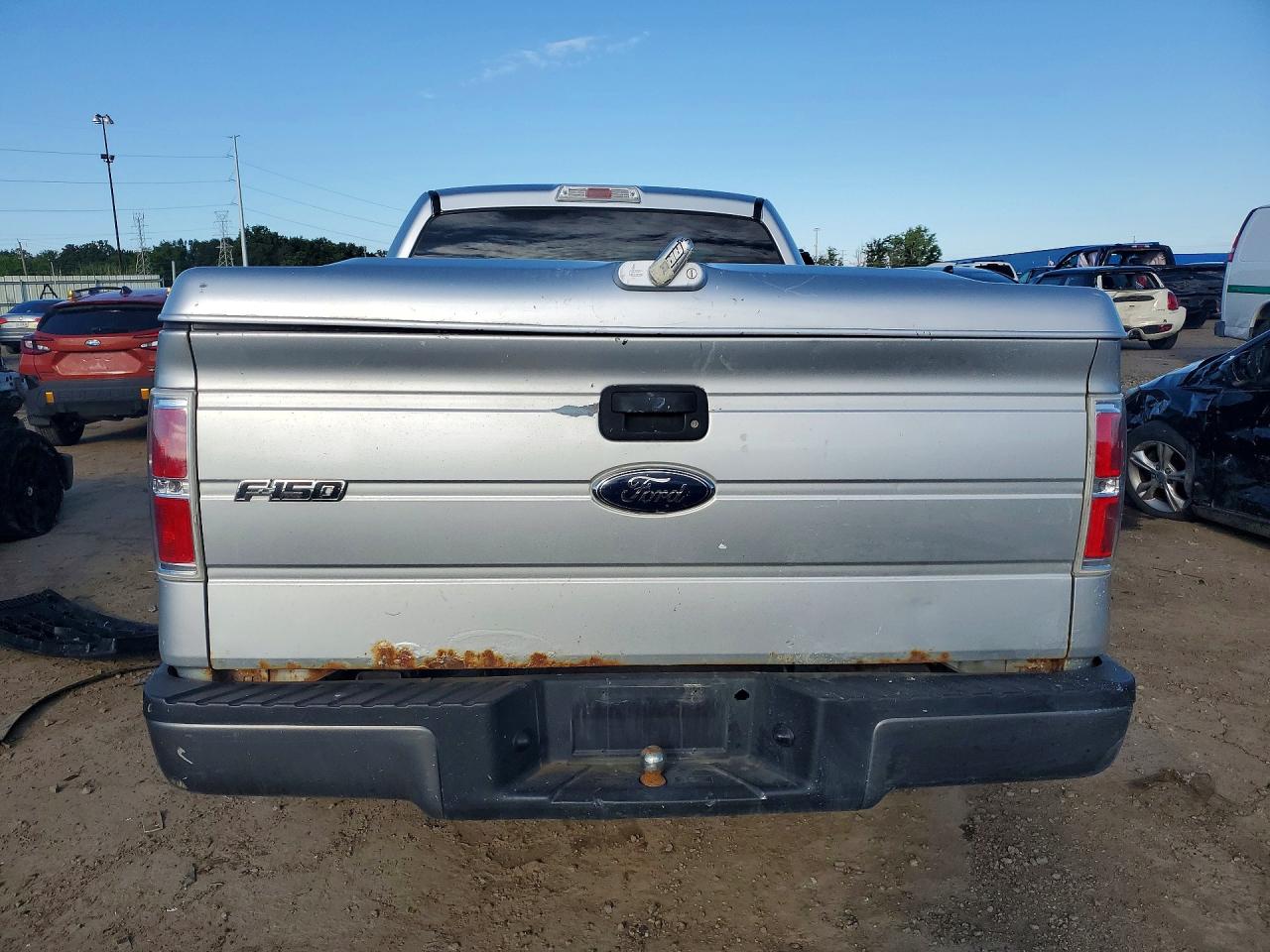 2010 Ford F150 Серебряный vin: 1FTMF1CW8AKA59874