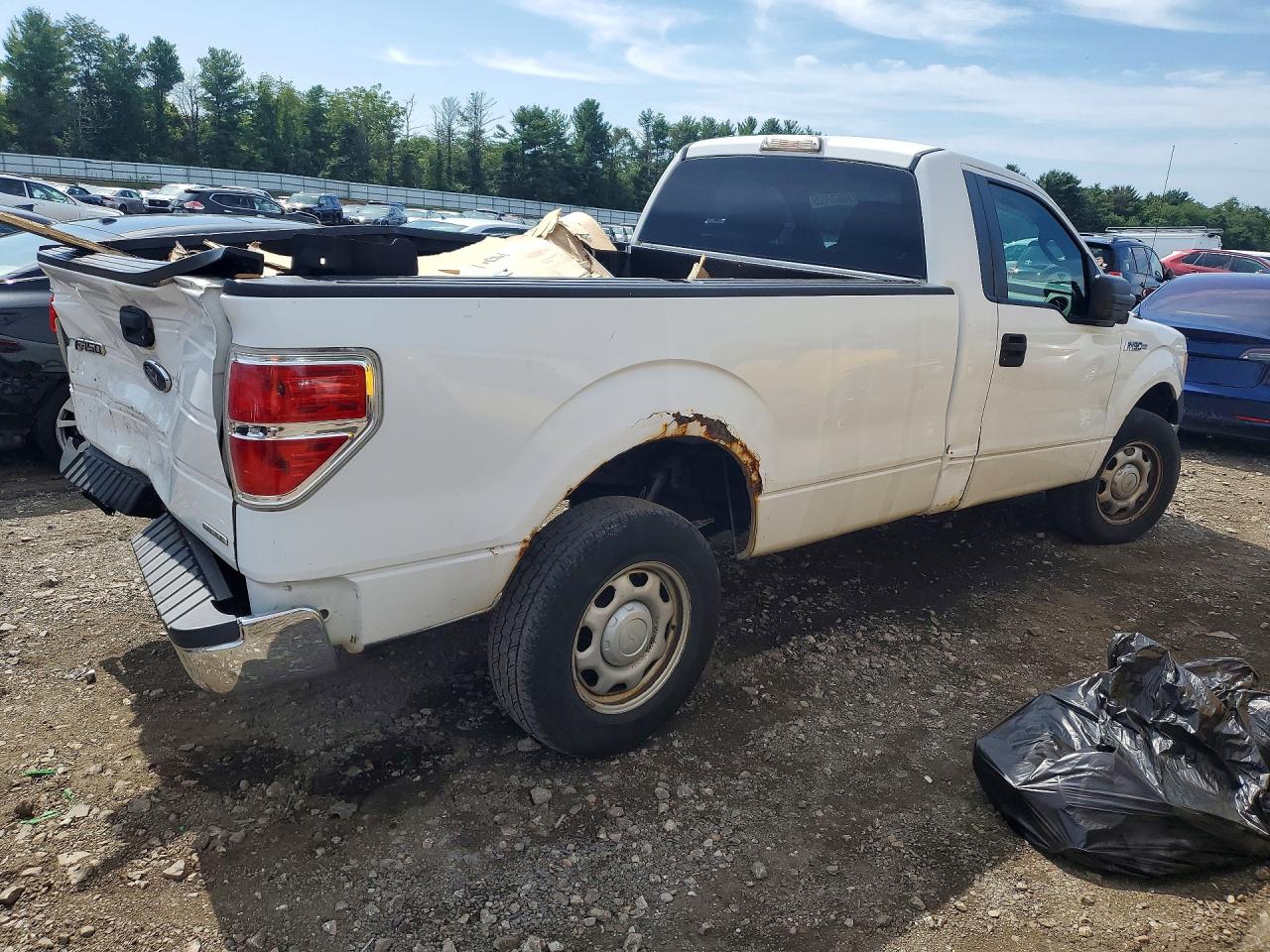 2010 Ford F150 White vin: 1FTMF1CW9AKB60437