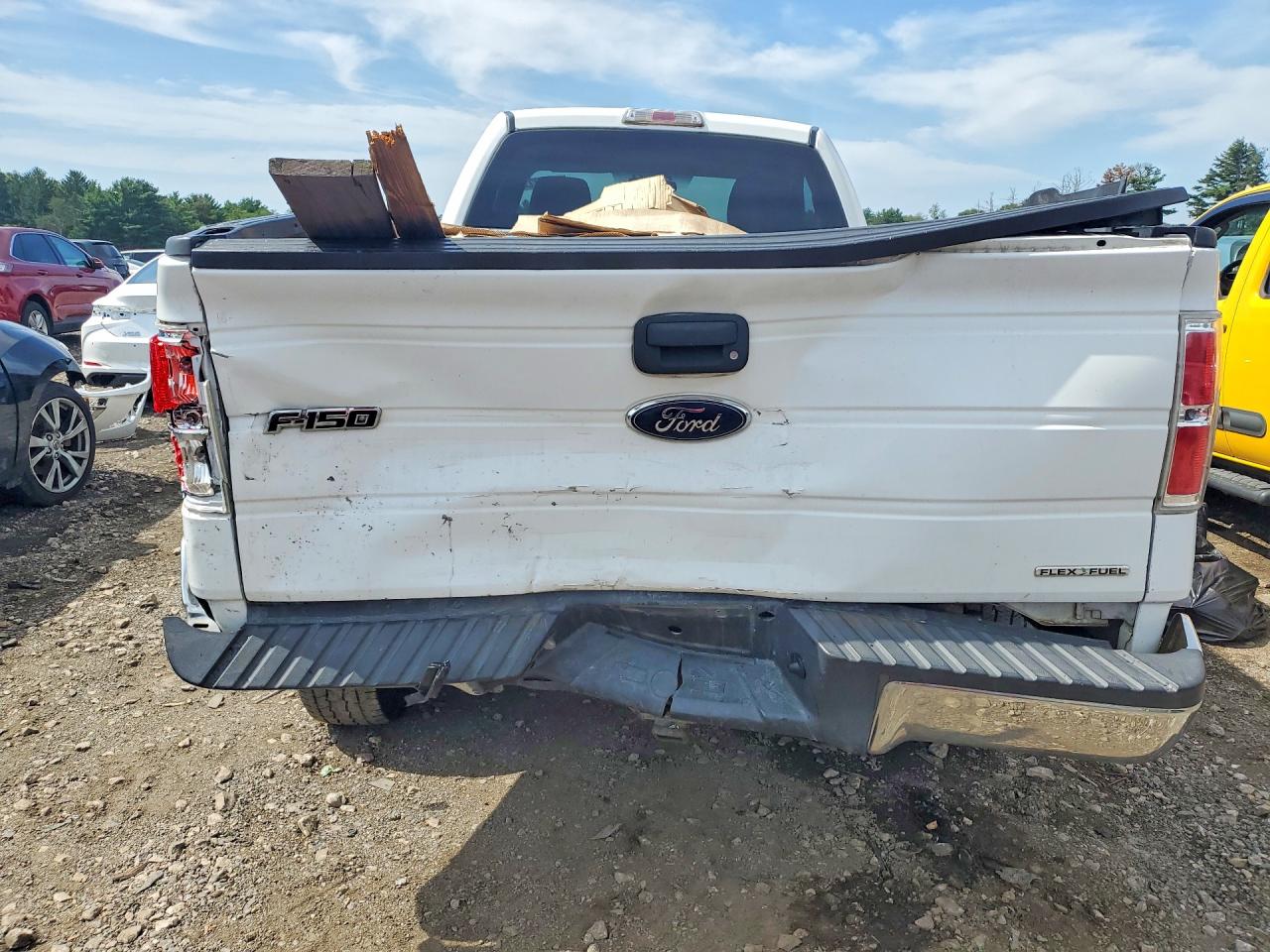 2010 Ford F150 White vin: 1FTMF1CW9AKB60437