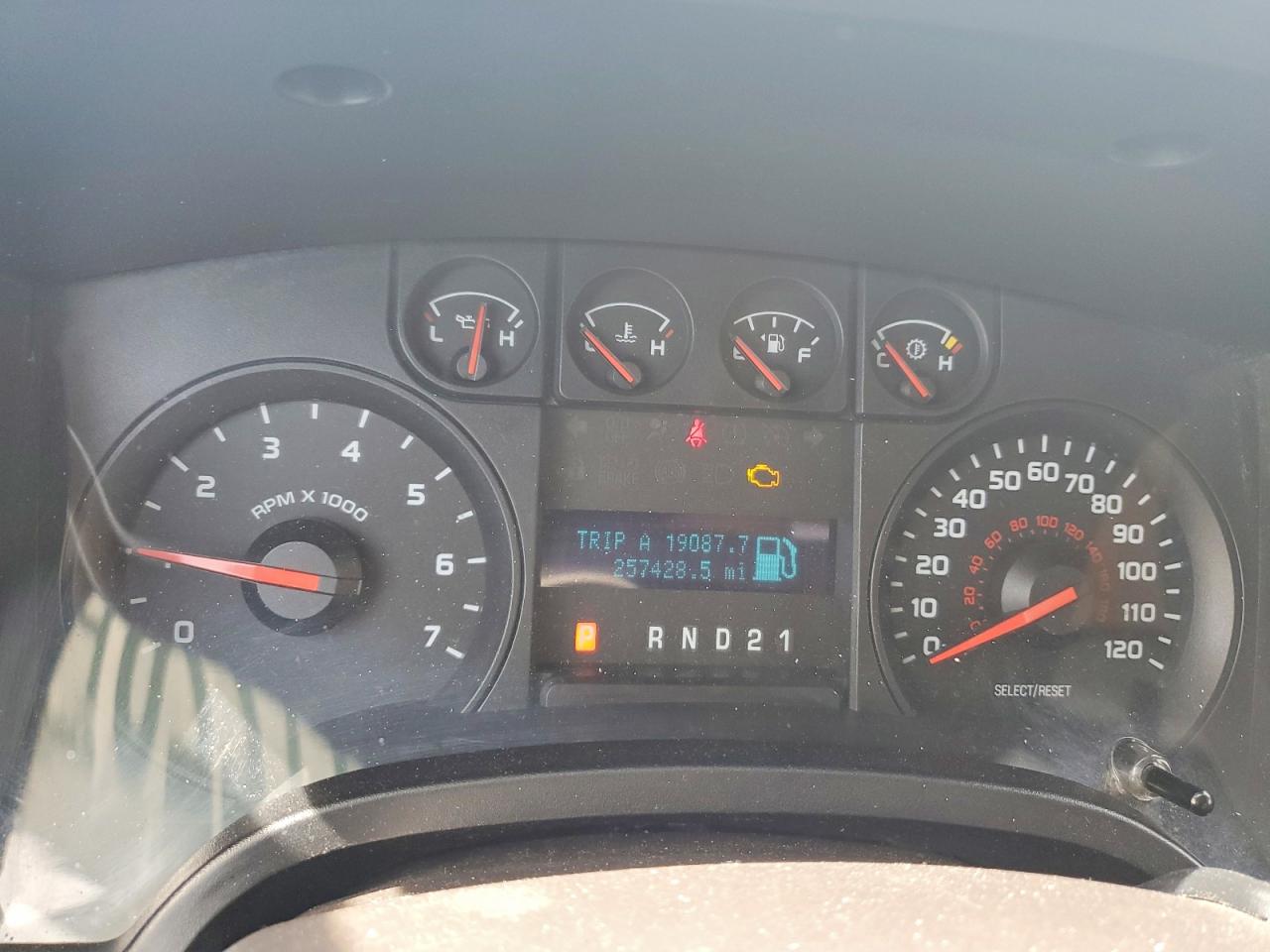 2010 Ford F150 White vin: 1FTMF1CW9AKB60437