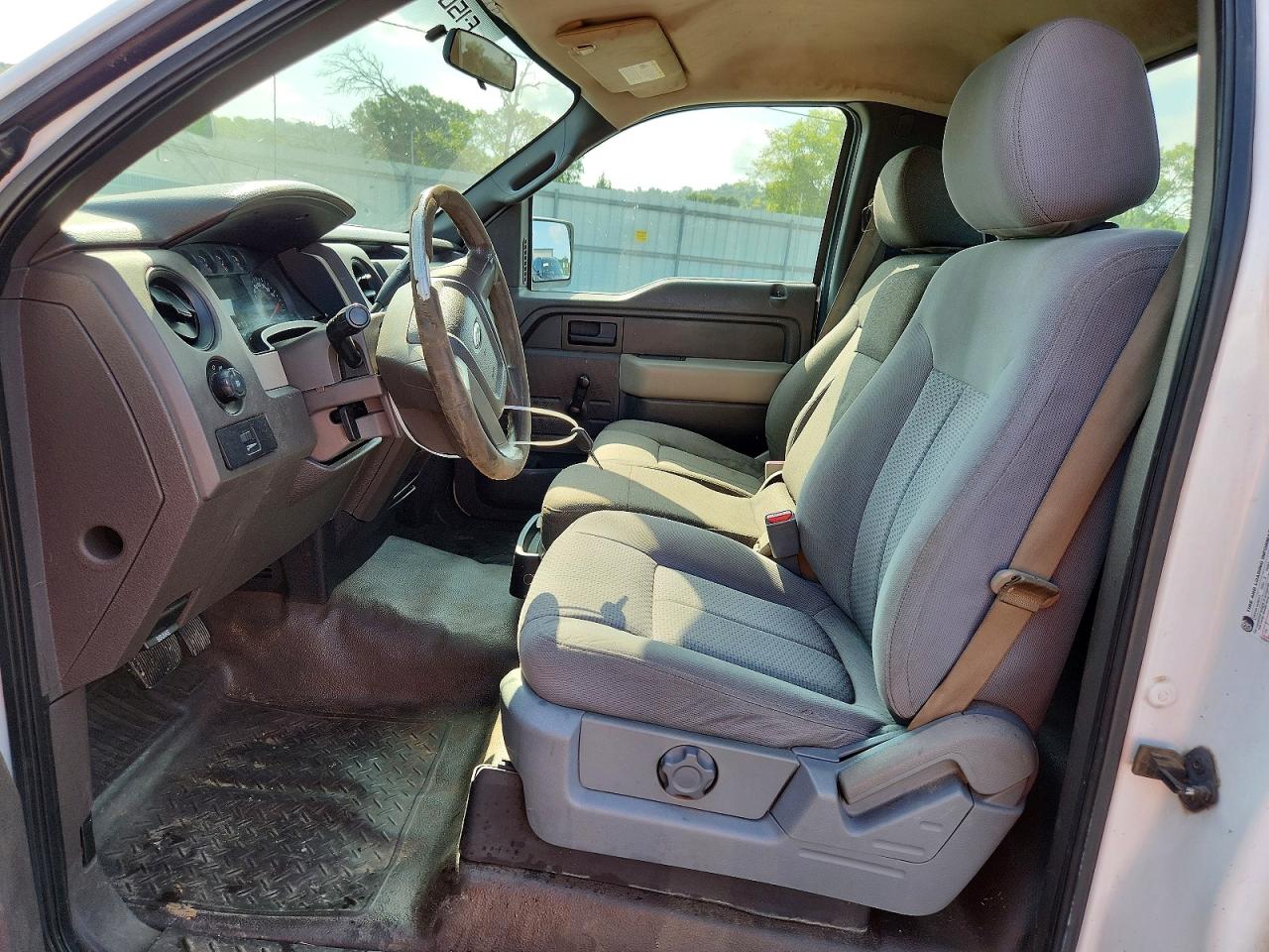 2010 Ford F150 White vin: 1FTMF1CWXAKA66972