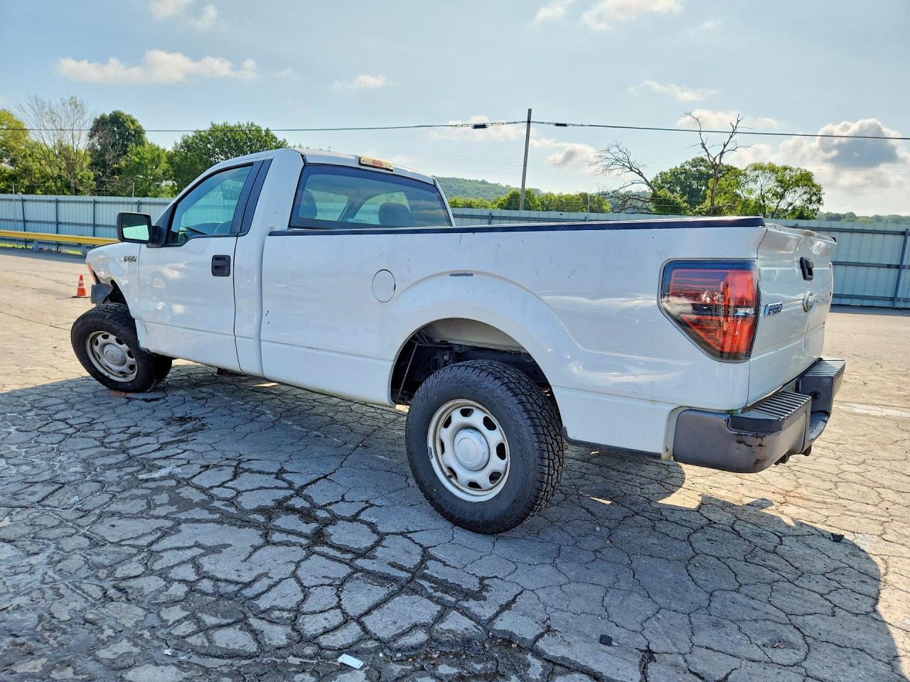 2010 Ford F150 White vin: 1FTMF1CWXAKA66972