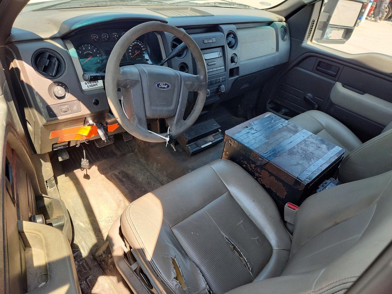 2010 Ford F150 Белый vin: 1FTMF1CWXAKB11067