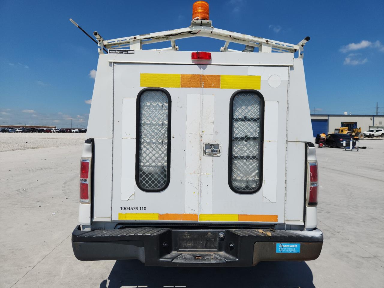 2010 Ford F150 Белый vin: 1FTMF1CWXAKB11067 Damage: Tailgate, Aftermarket, Acceptable