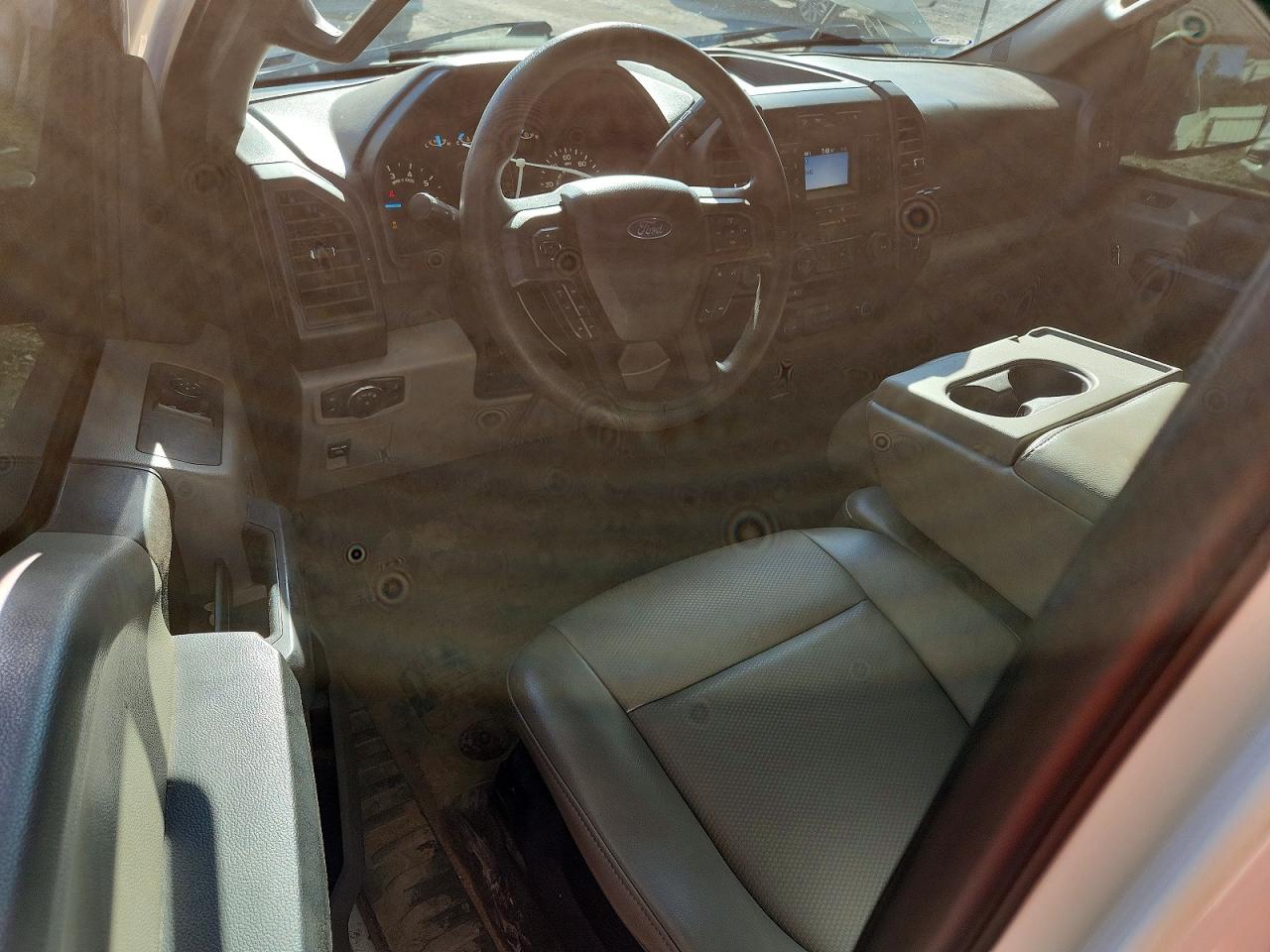 2018 Ford F150 White vin: 1FTMF1E50JKF49343