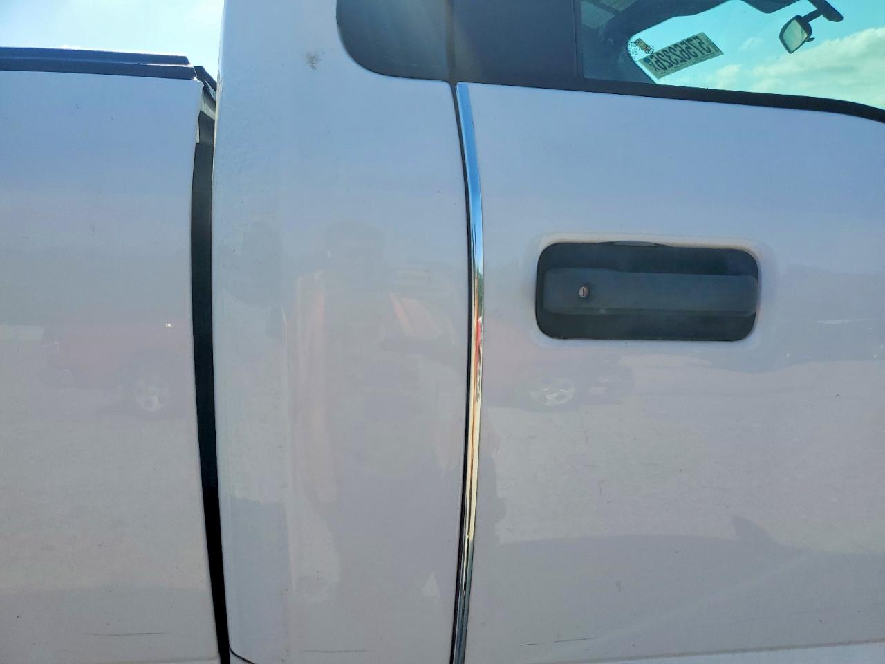 2020 Ford F150 White vin: 1FTMF1E54LKF20642