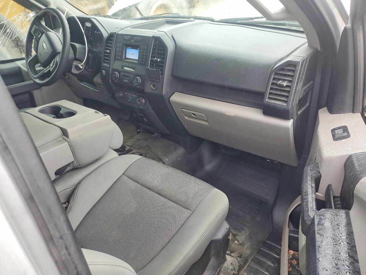 2019 Ford F150 Silver vin: 1FTMF1E5XKKF13144
