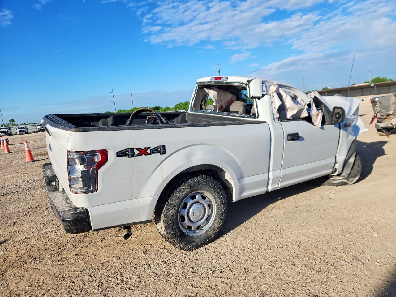 2017 Ford F150 White vin: 1FTMF1E82HFA09442