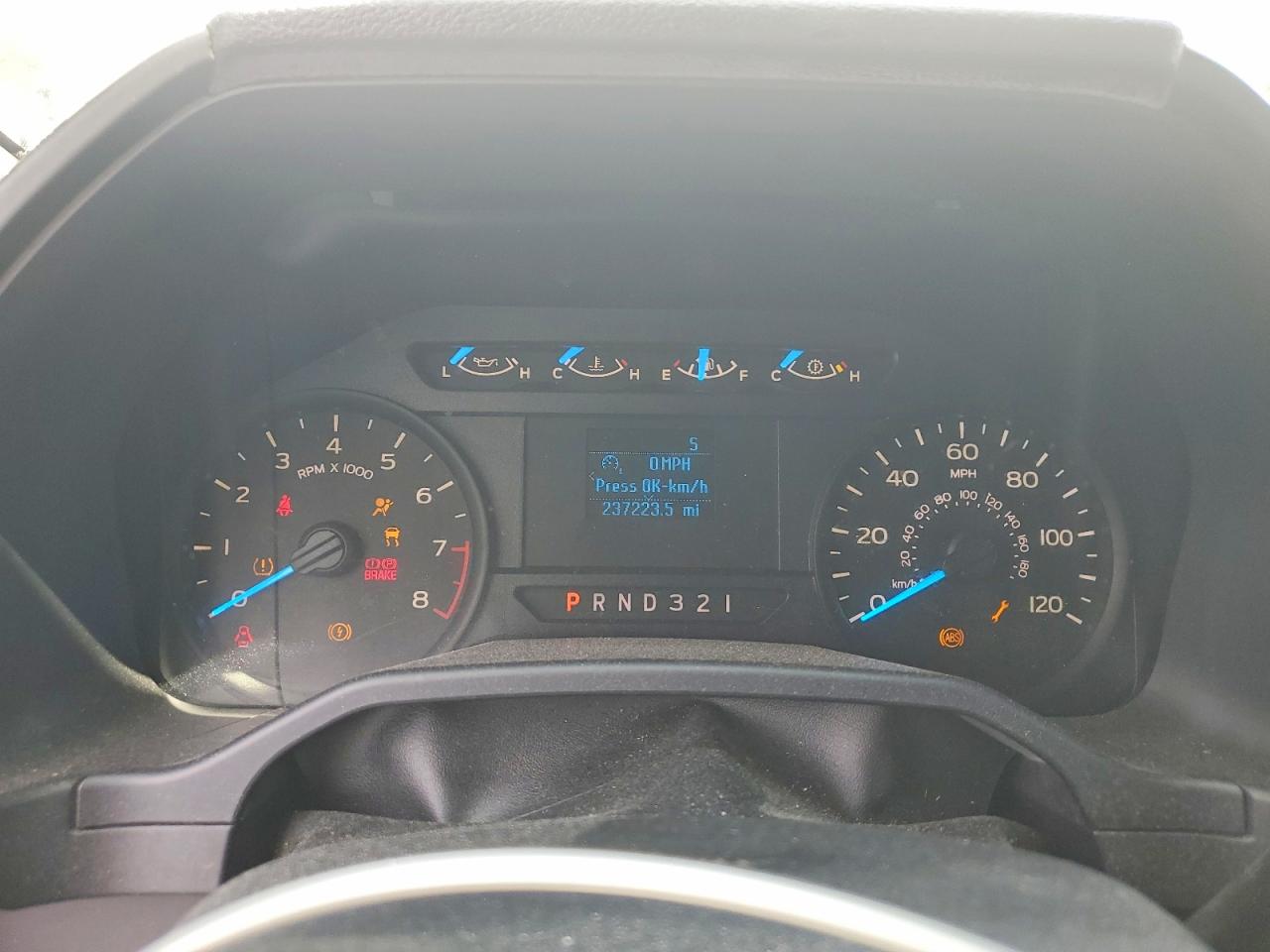 2015 Ford F150 White vin: 1FTMF1E84FFB08213