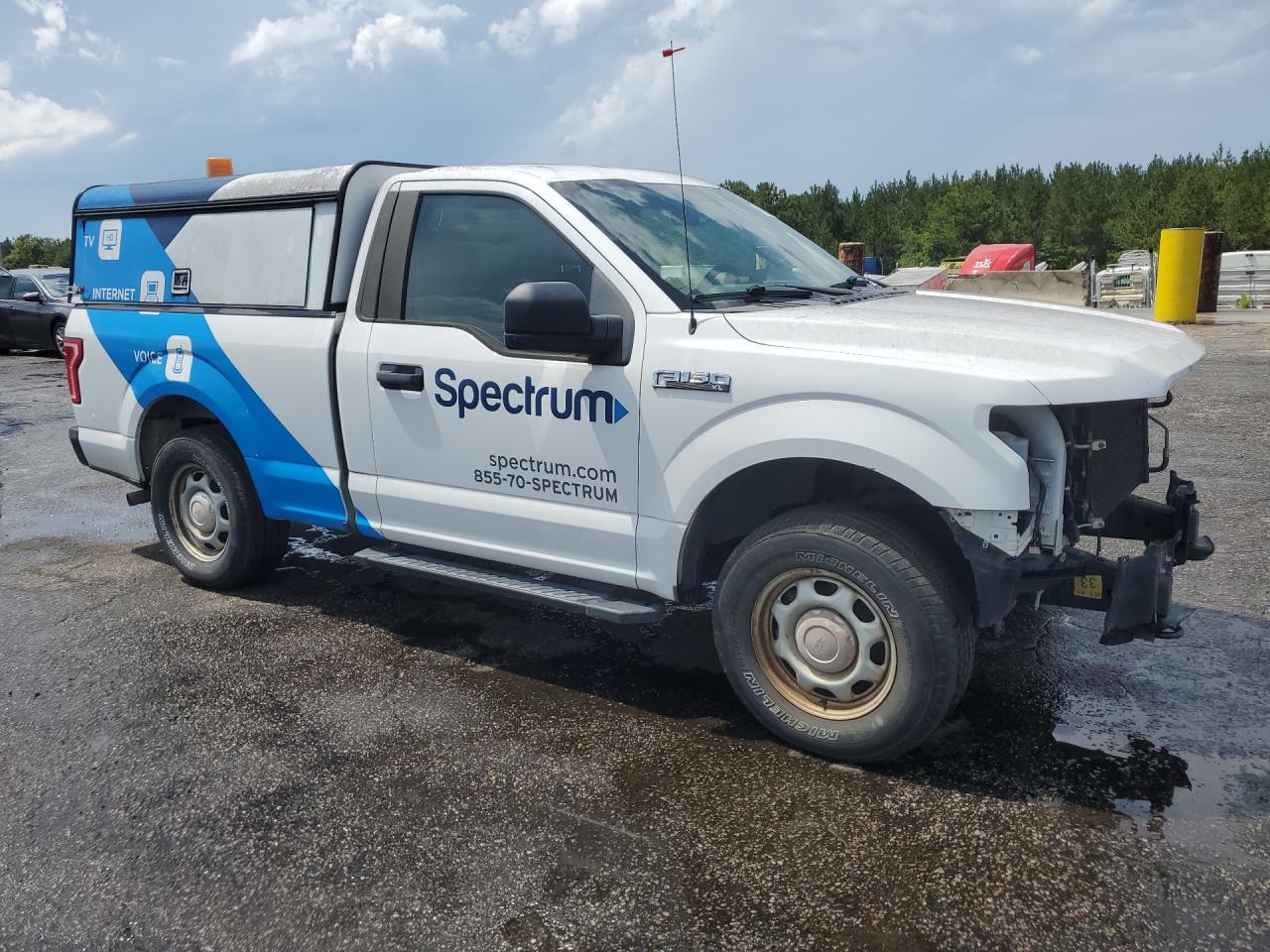 2015 Ford F150 White vin: 1FTMF1E84FFB08213 Damage: Right Front Fender, Multiple Scratches Heavy, 3
