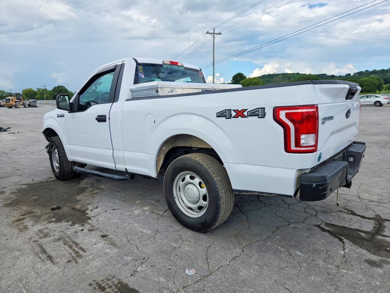 2015 Ford F150 White vin: 1FTMF1E87FKD30395