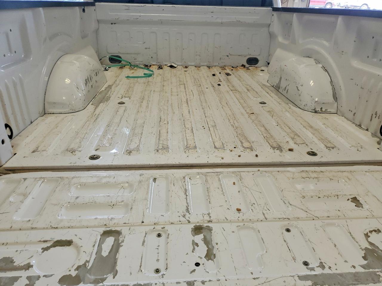 2016 Ford F150 White vin: 1FTMF1E8XGKD25015