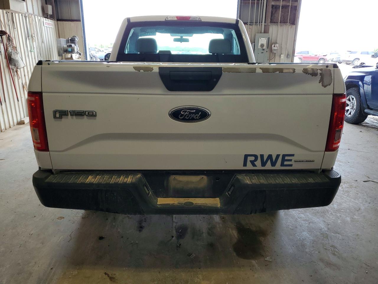 2016 Ford F150 White vin: 1FTMF1E8XGKD25015