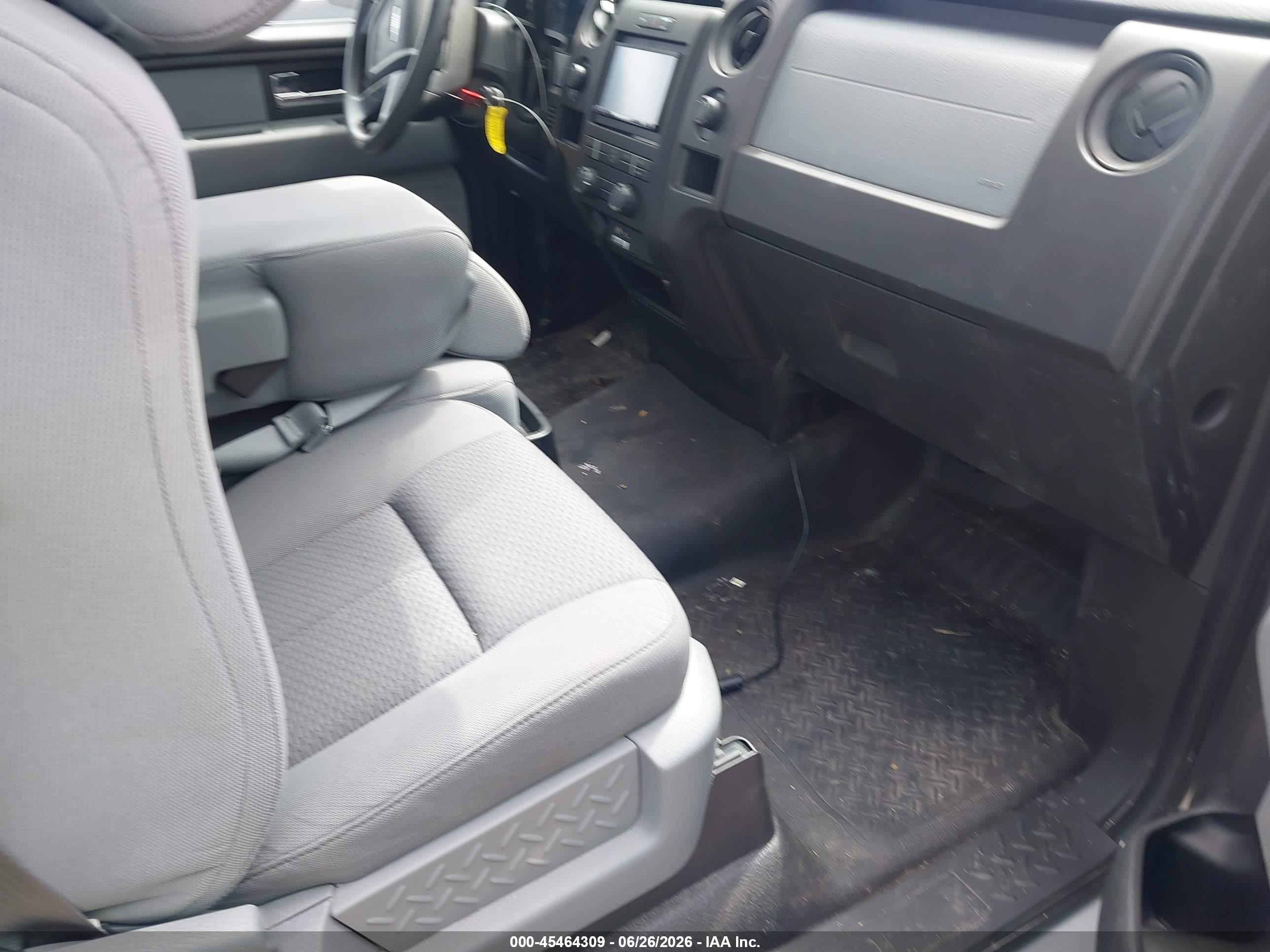 2013 Ford F-150 Stx/xl/xlt Silver vin: 1FTMF1EF1DFD65812