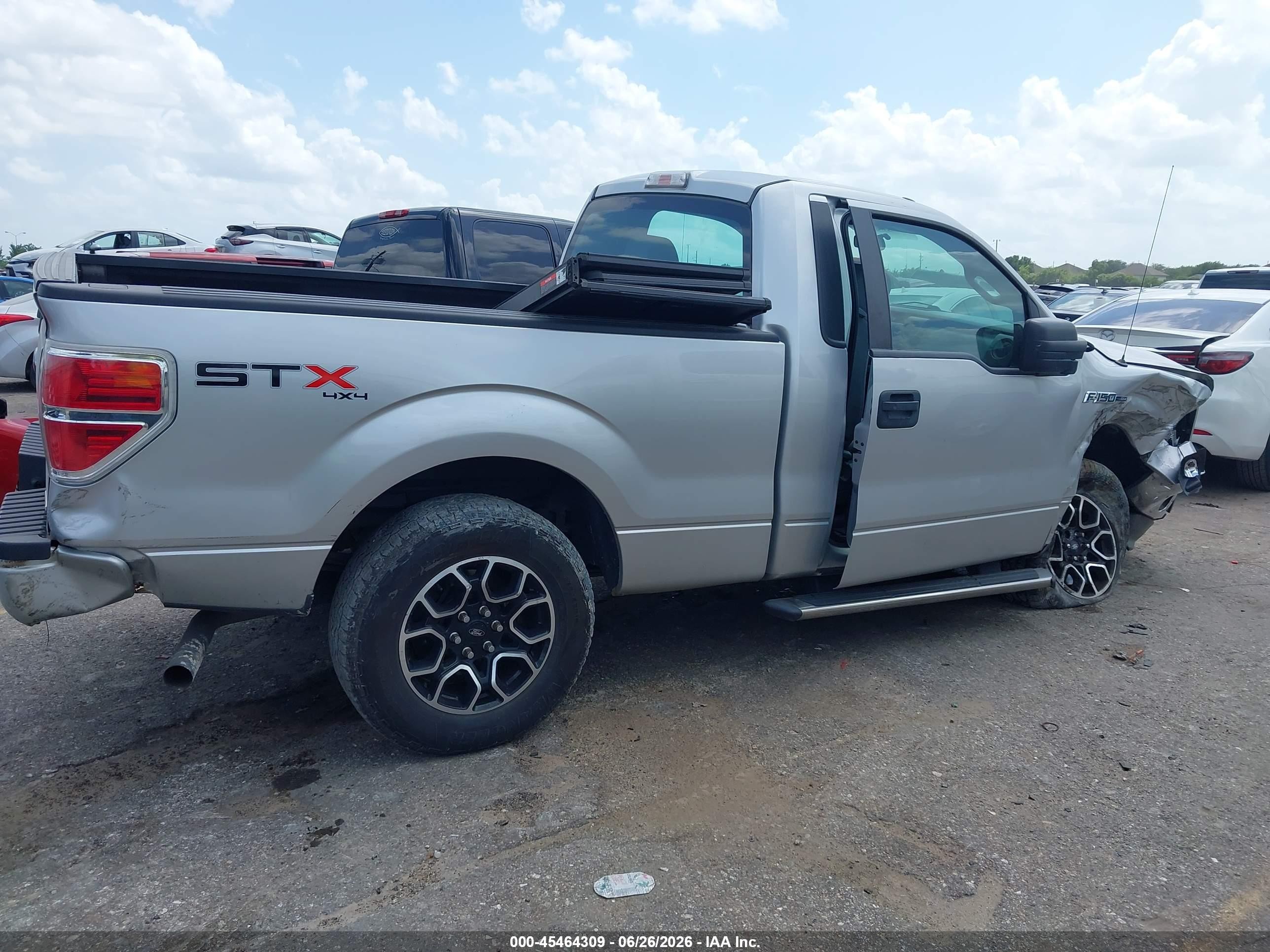 2013 Ford F-150 Stx/xl/xlt Silver vin: 1FTMF1EF1DFD65812
