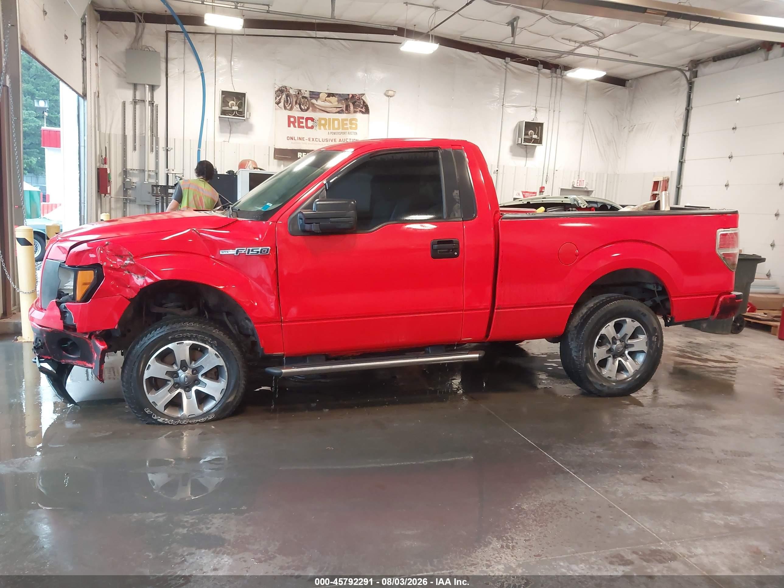 2014 Ford F-150 Stx Red vin: 1FTMF1EF2EFB13956