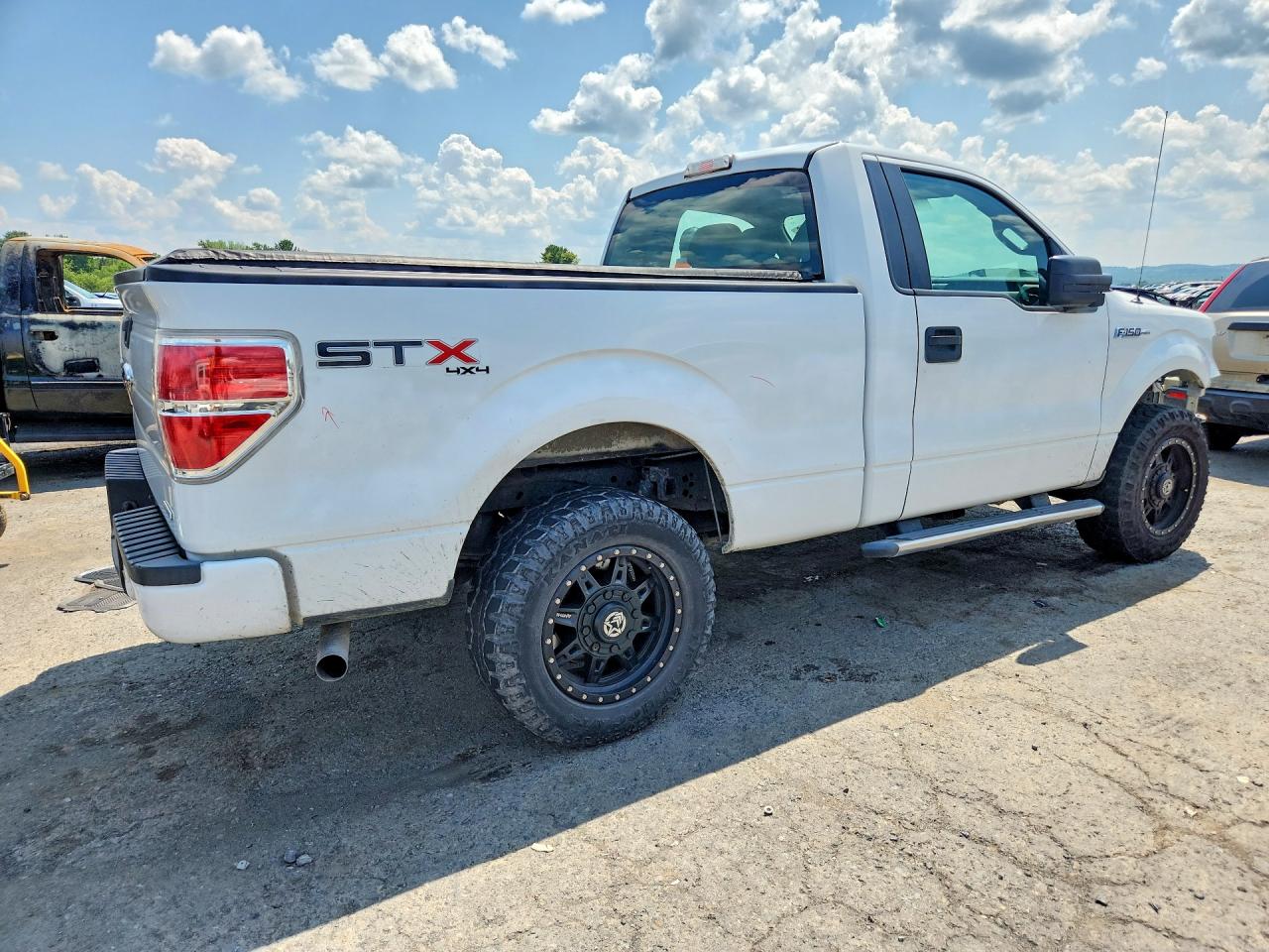 2013 Ford F150 Белый vin: 1FTMF1EF5DFA85004