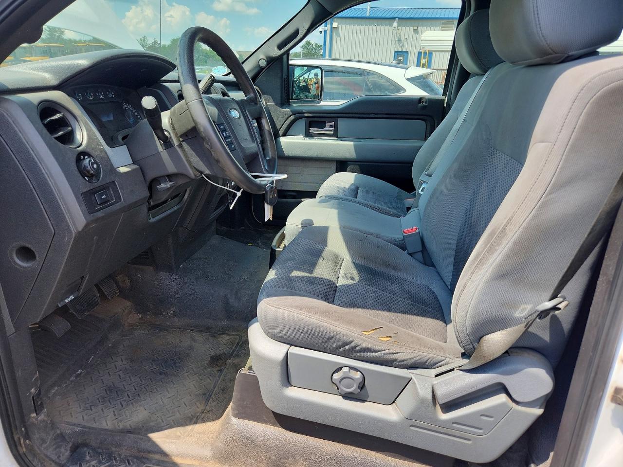 2013 Ford F150 Белый vin: 1FTMF1EF5DFA85004