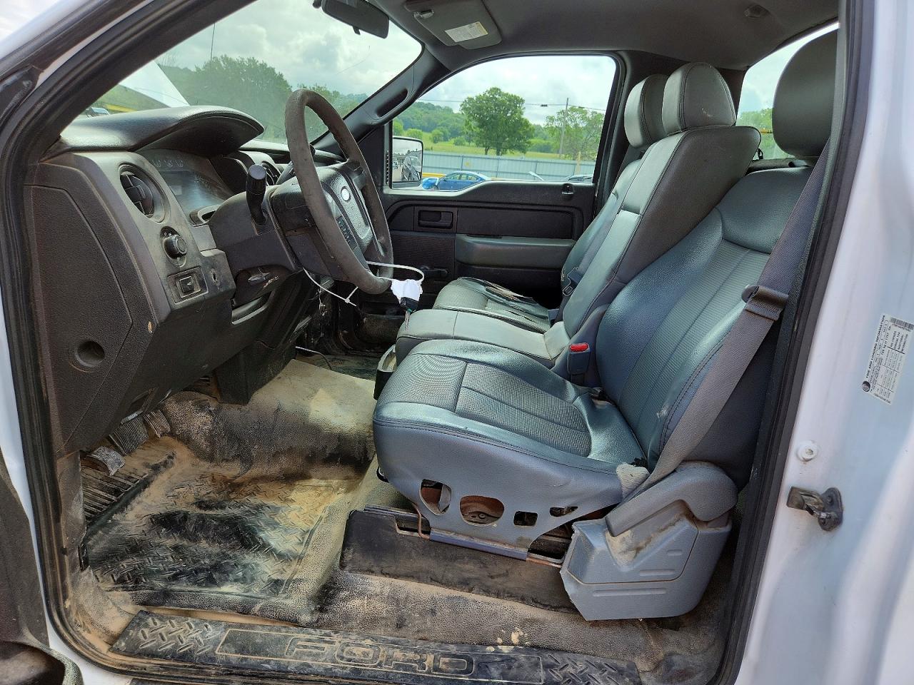 2014 Ford F150 White vin: 1FTMF1EM1EKF78363