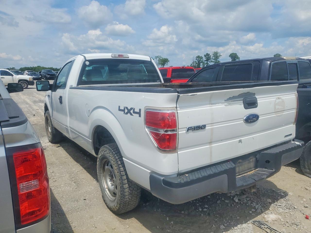 2014 Ford F150 White vin: 1FTMF1EM1EKF78363