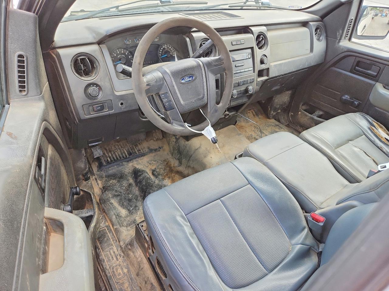 2014 Ford F150 White vin: 1FTMF1EM1EKF78363