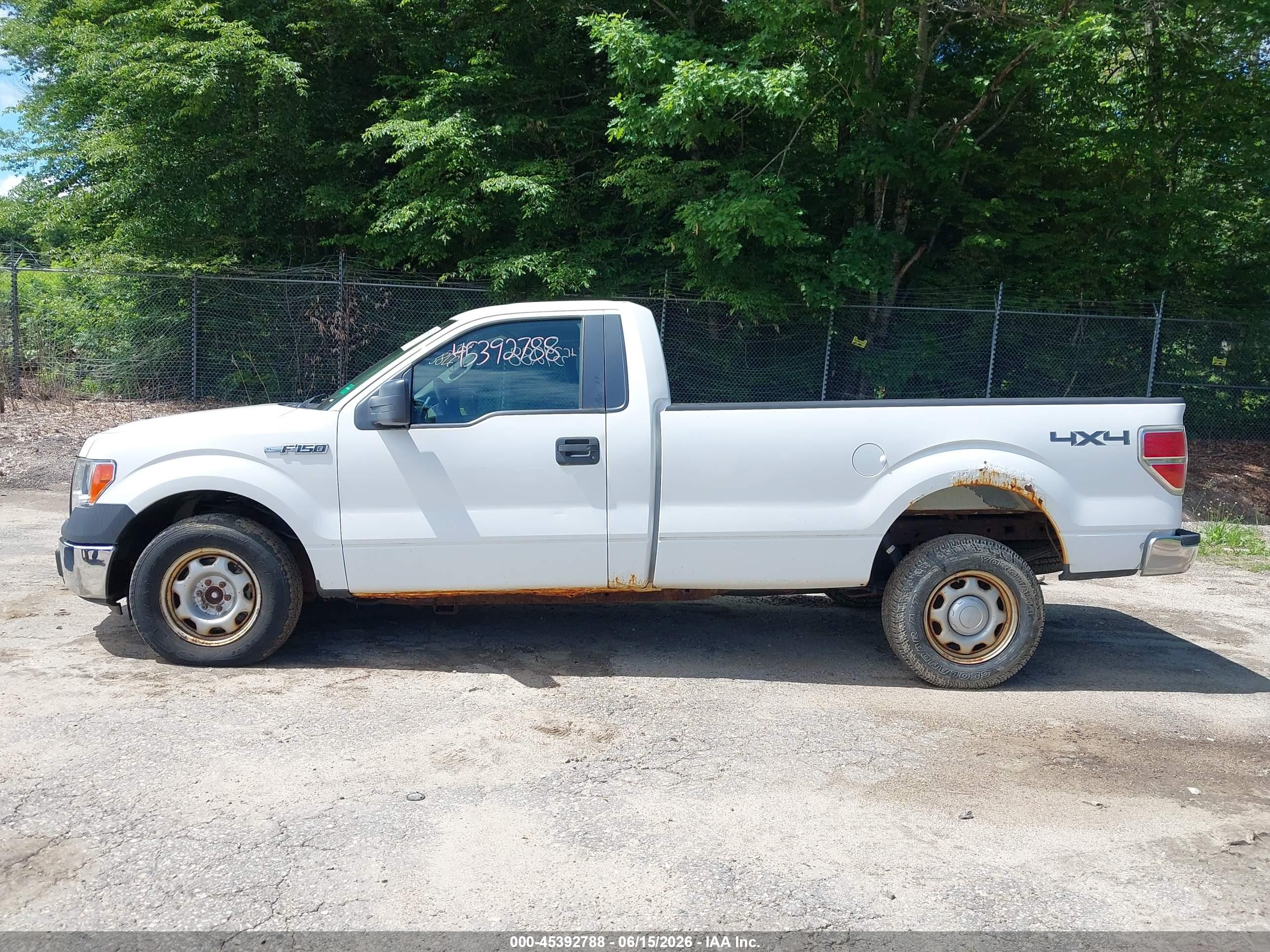2012 Ford F-150 Xl White vin: 1FTMF1EM2CKD34556