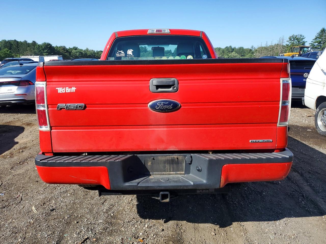 2013 Ford F150 Red vin: 1FTMF1EM2DKE49367