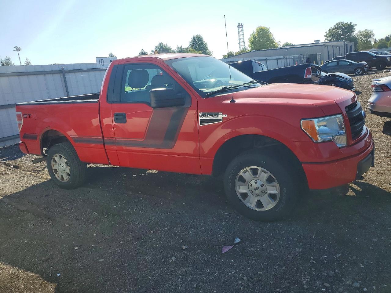2013 Ford F150 Red vin: 1FTMF1EM2DKE49367