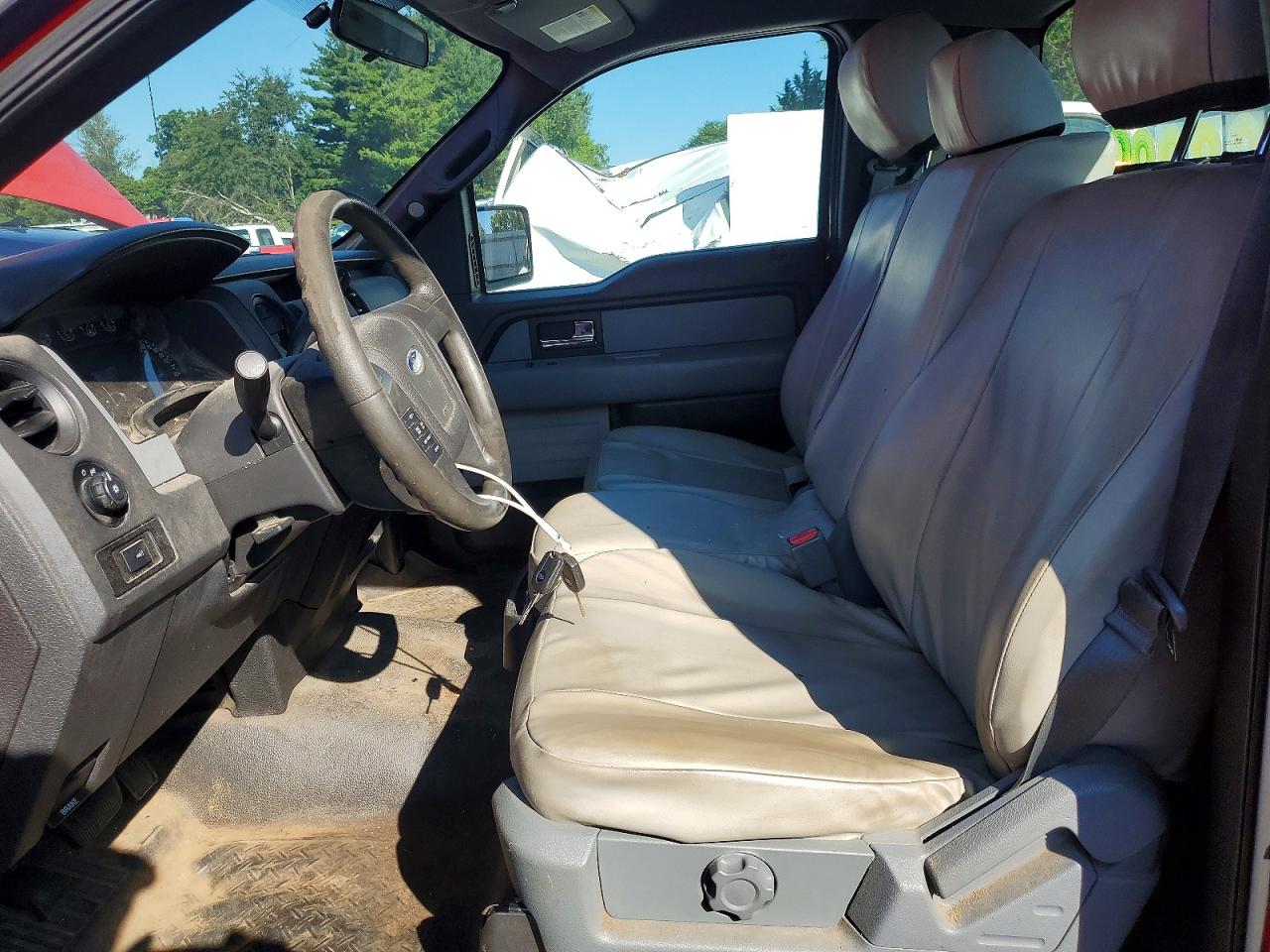 2013 Ford F150 Red vin: 1FTMF1EM2DKE49367