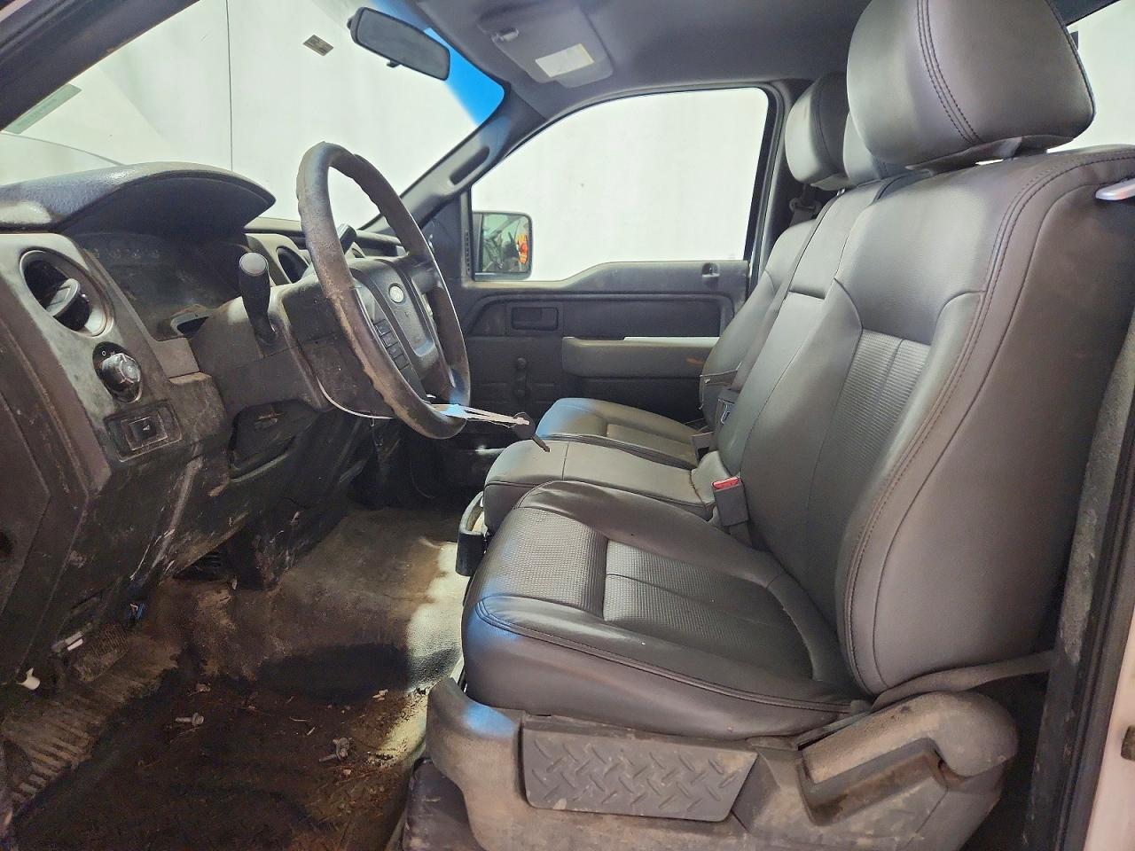 2014 Ford F150 White vin: 1FTMF1EM4EKD53418