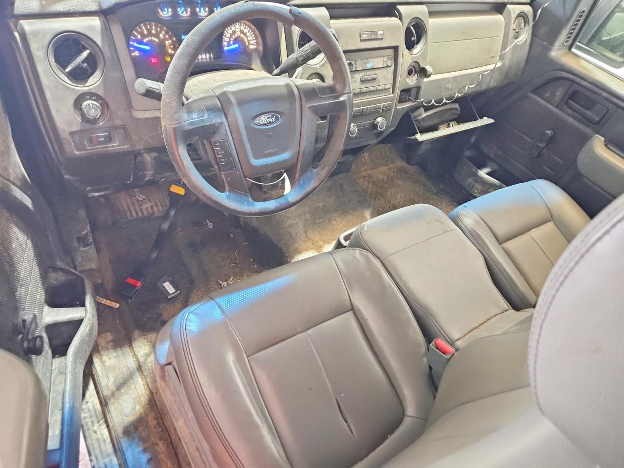 2014 Ford F150 White vin: 1FTMF1EM4EKD53418