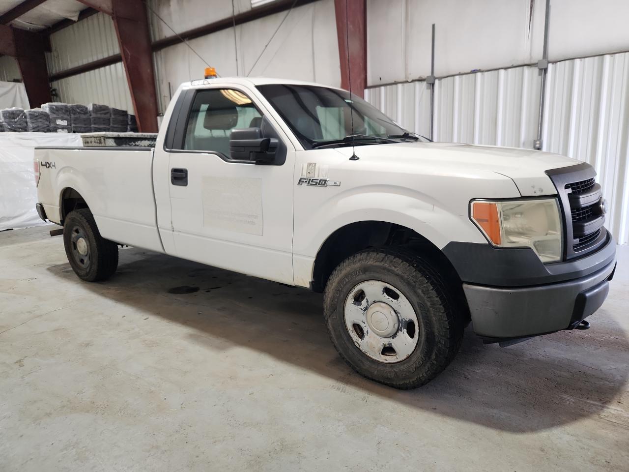 2014 Ford F150 White vin: 1FTMF1EM4EKD53418 Damage: Right Front Door, Dent(S) W/ Paint Dmg, 2 To 3 Inches