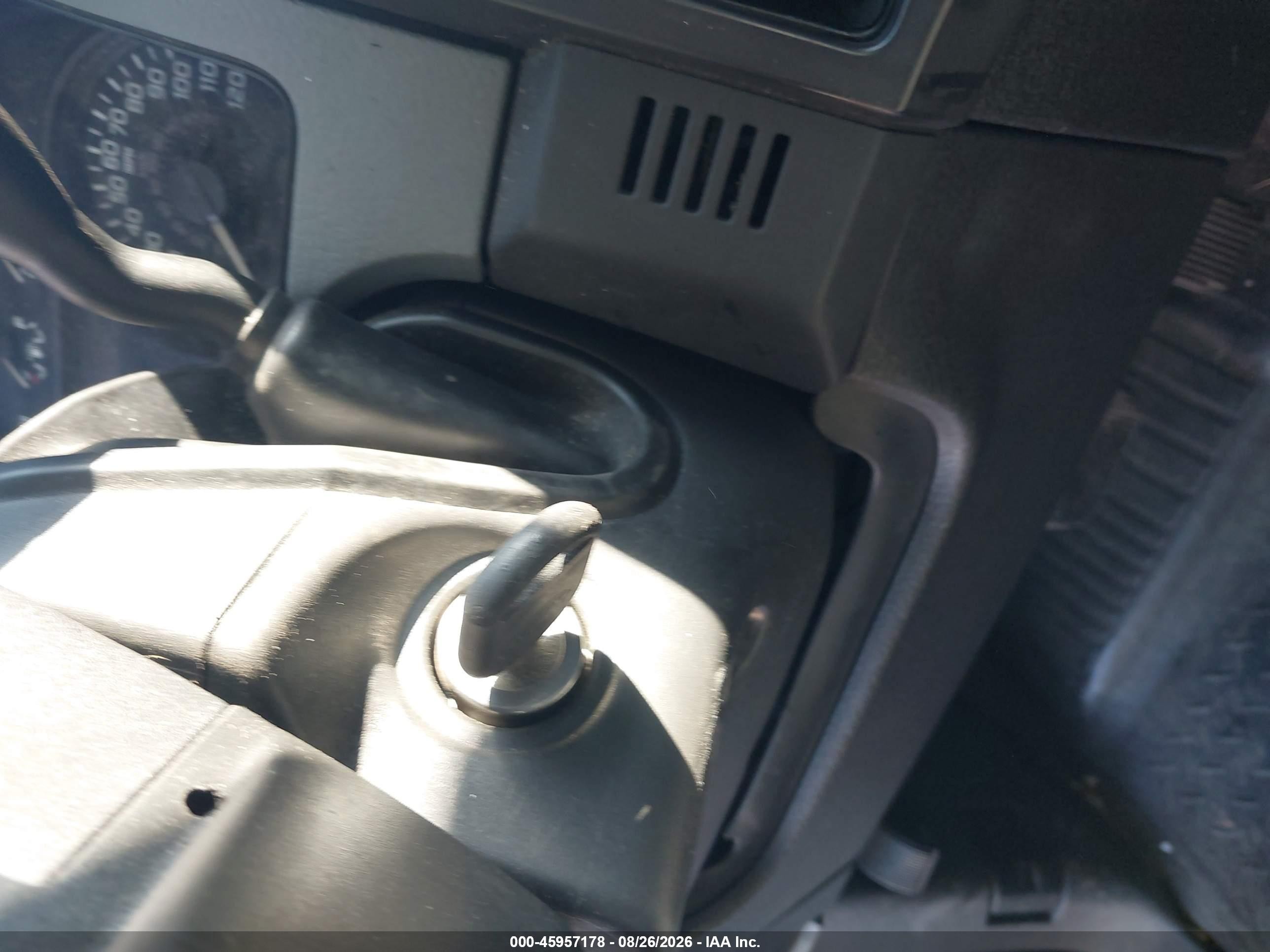 2011 Ford F-150 Xl White vin: 1FTMF1EM5BKE04601