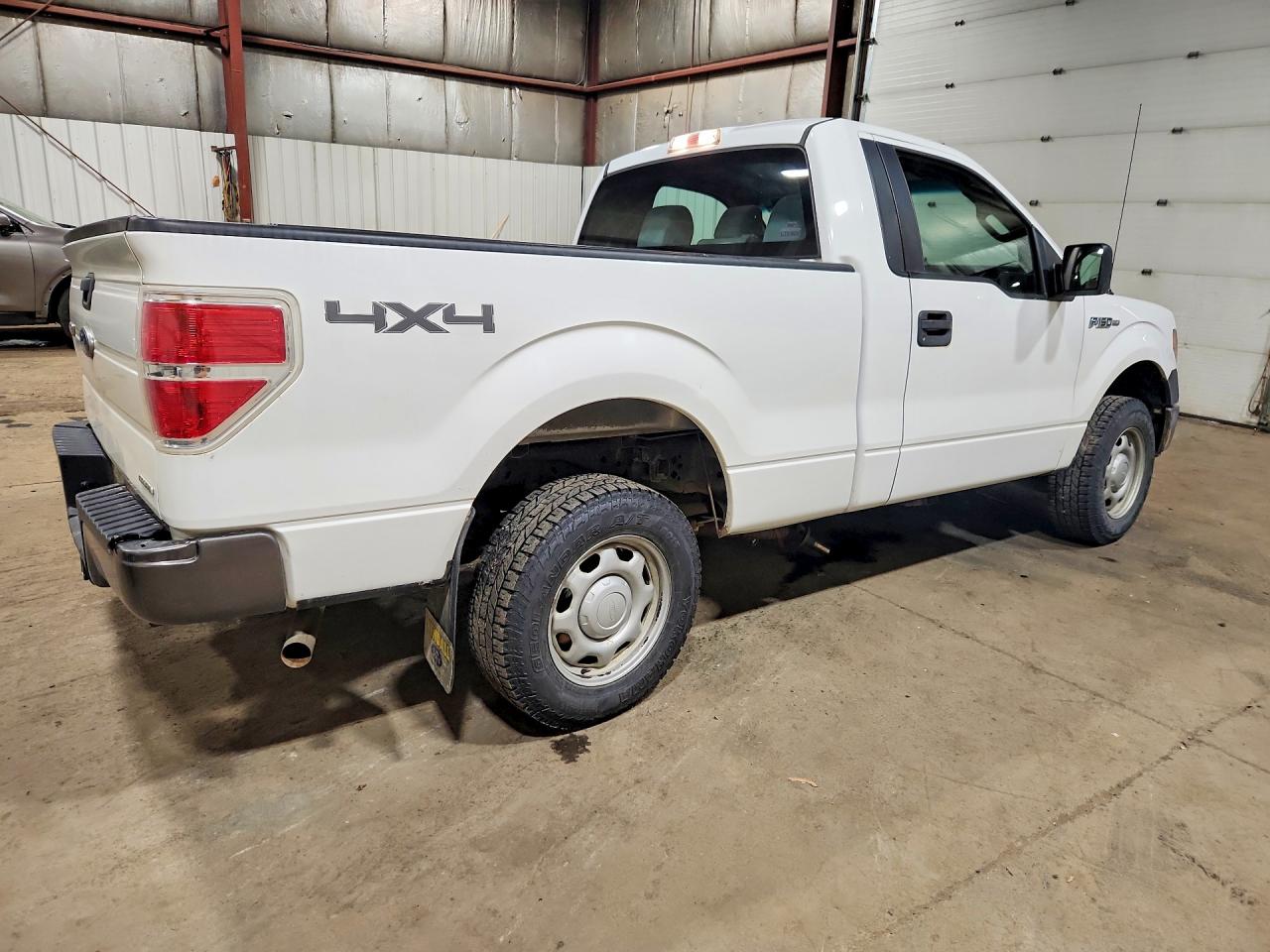 2013 Ford F150 White vin: 1FTMF1EM5DFC50760