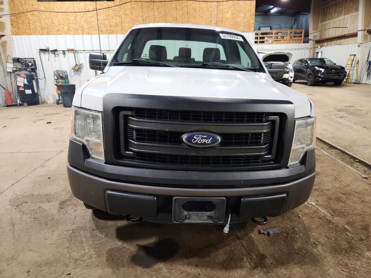 2013 Ford F150 White vin: 1FTMF1EM5DFC50760