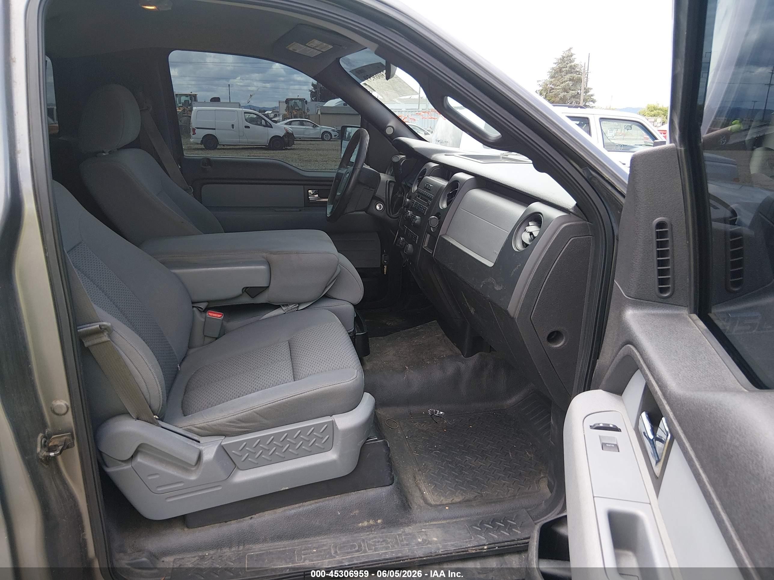 2014 Ford F-150 Xl Серый vin: 1FTMF1EM7EKF29796