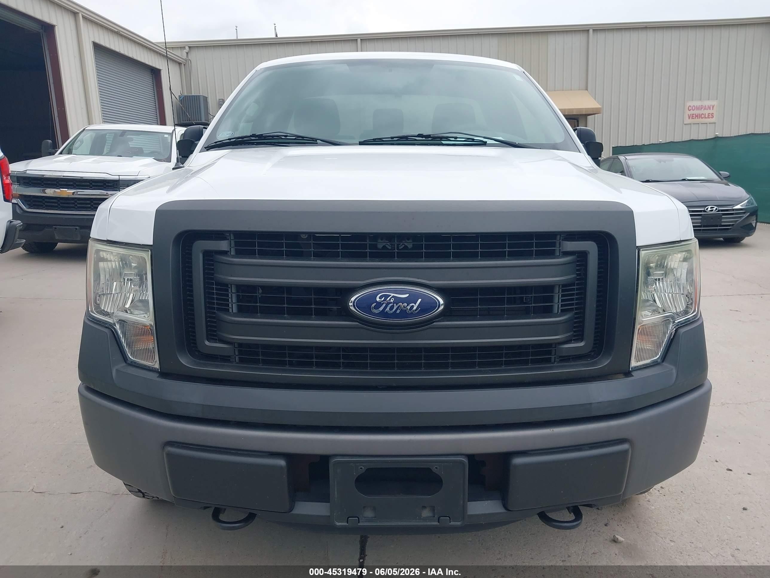 2014 Ford F-150 Xl White vin: 1FTMF1EM7EKF40684