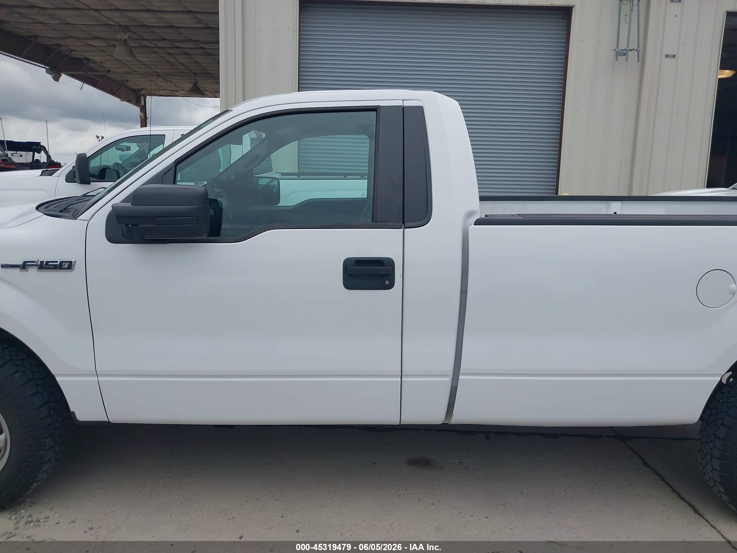 2014 Ford F-150 Xl White vin: 1FTMF1EM7EKF40684