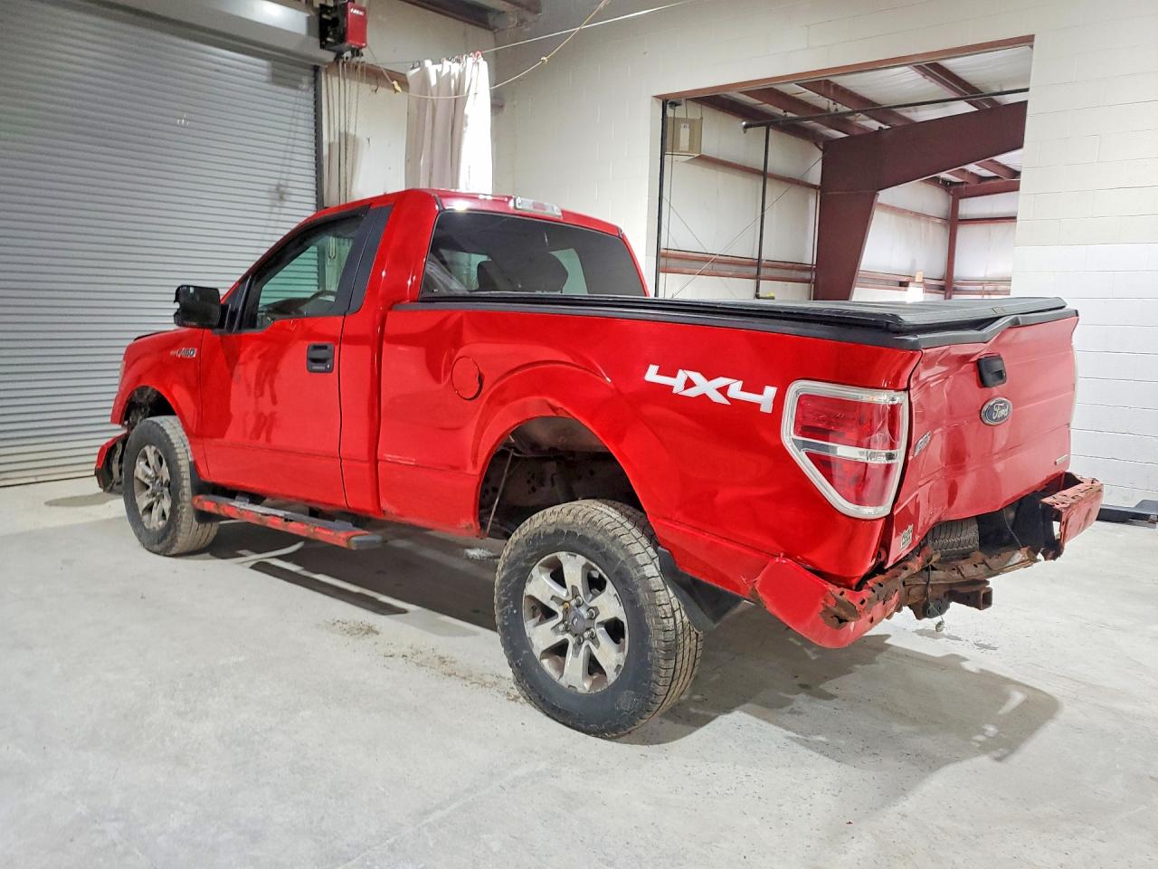 2012 Ford F150 Red vin: 1FTMF1EM8CFB23161
