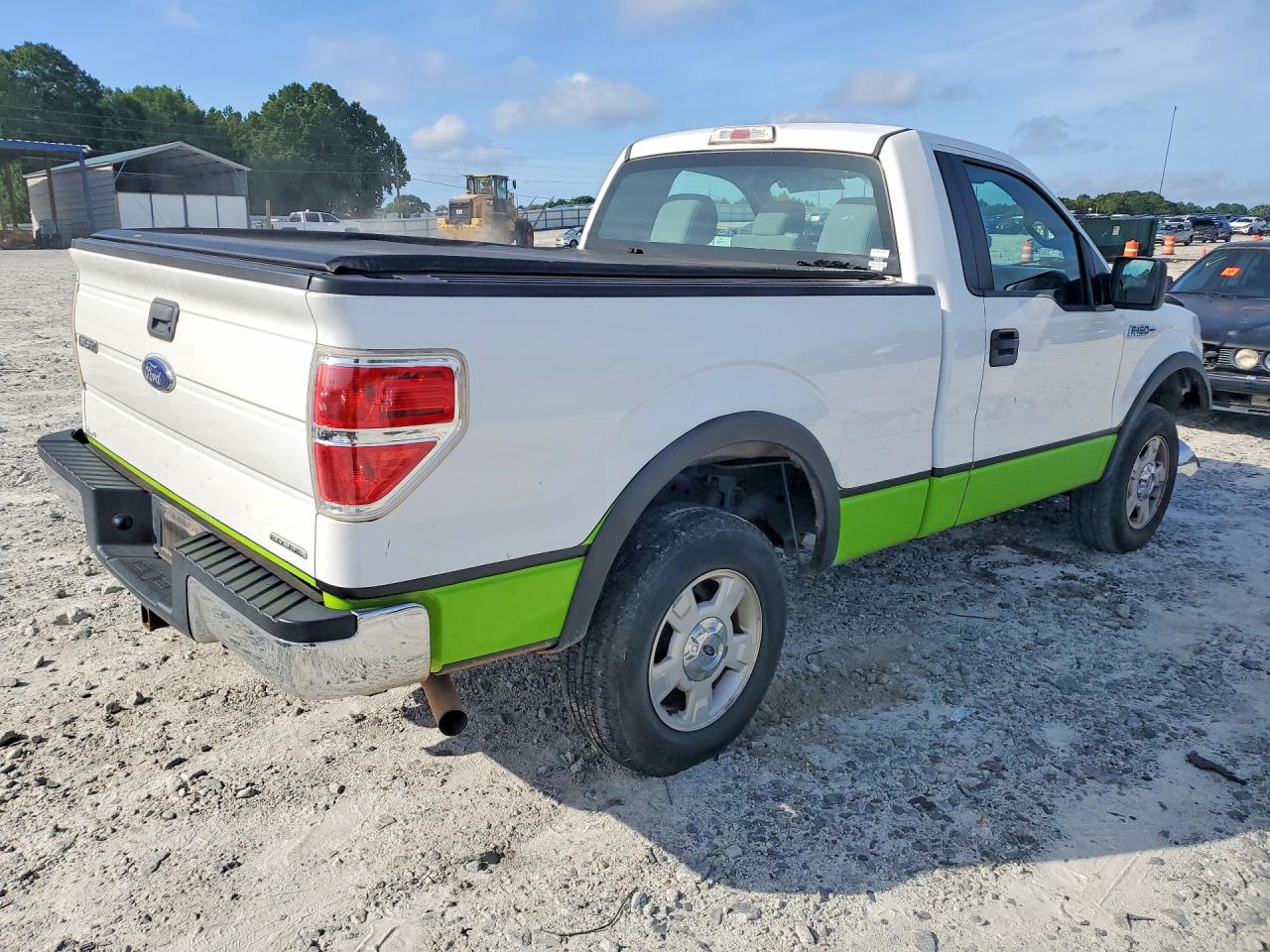2014 Ford F150 White vin: 1FTMF1EM8EKG01976