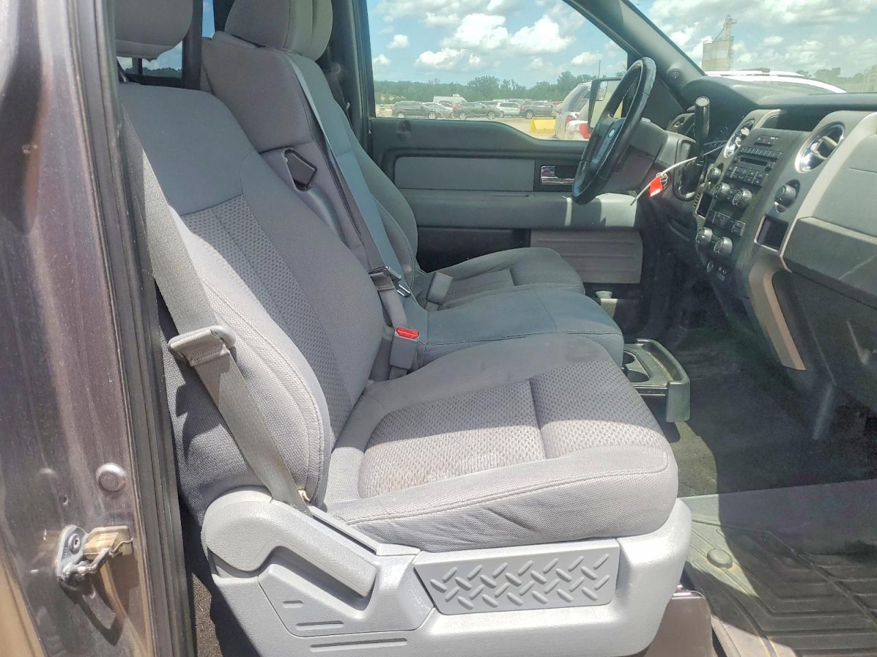 2012 Ford F150 Silver vin: 1FTMF1EMXCFB84608
