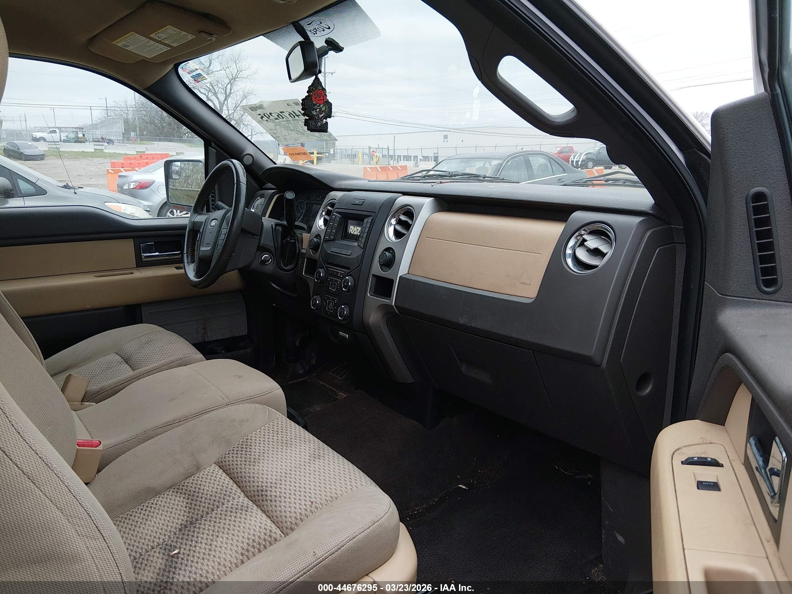2014 Ford F-150 Xlt White vin: 1FTMF1EMXEKD43038