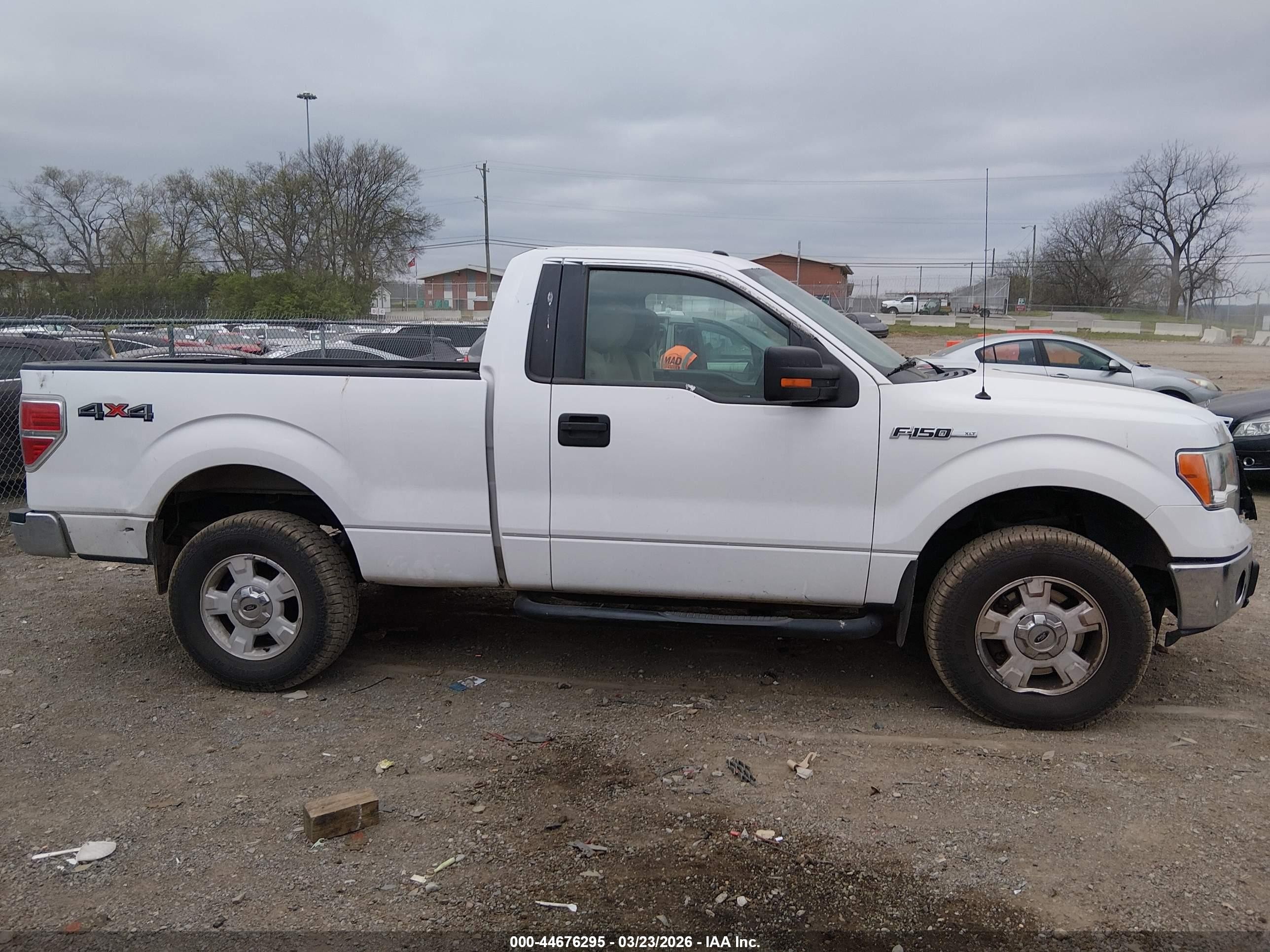2014 Ford F-150 Xlt White vin: 1FTMF1EMXEKD43038