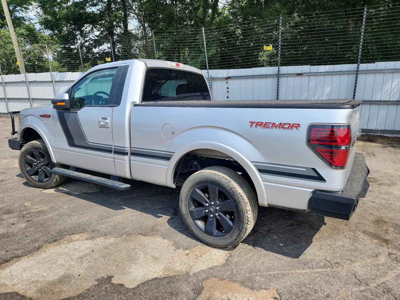 2014 Ford F150 Silver vin: 1FTMF1ET1EFA05219