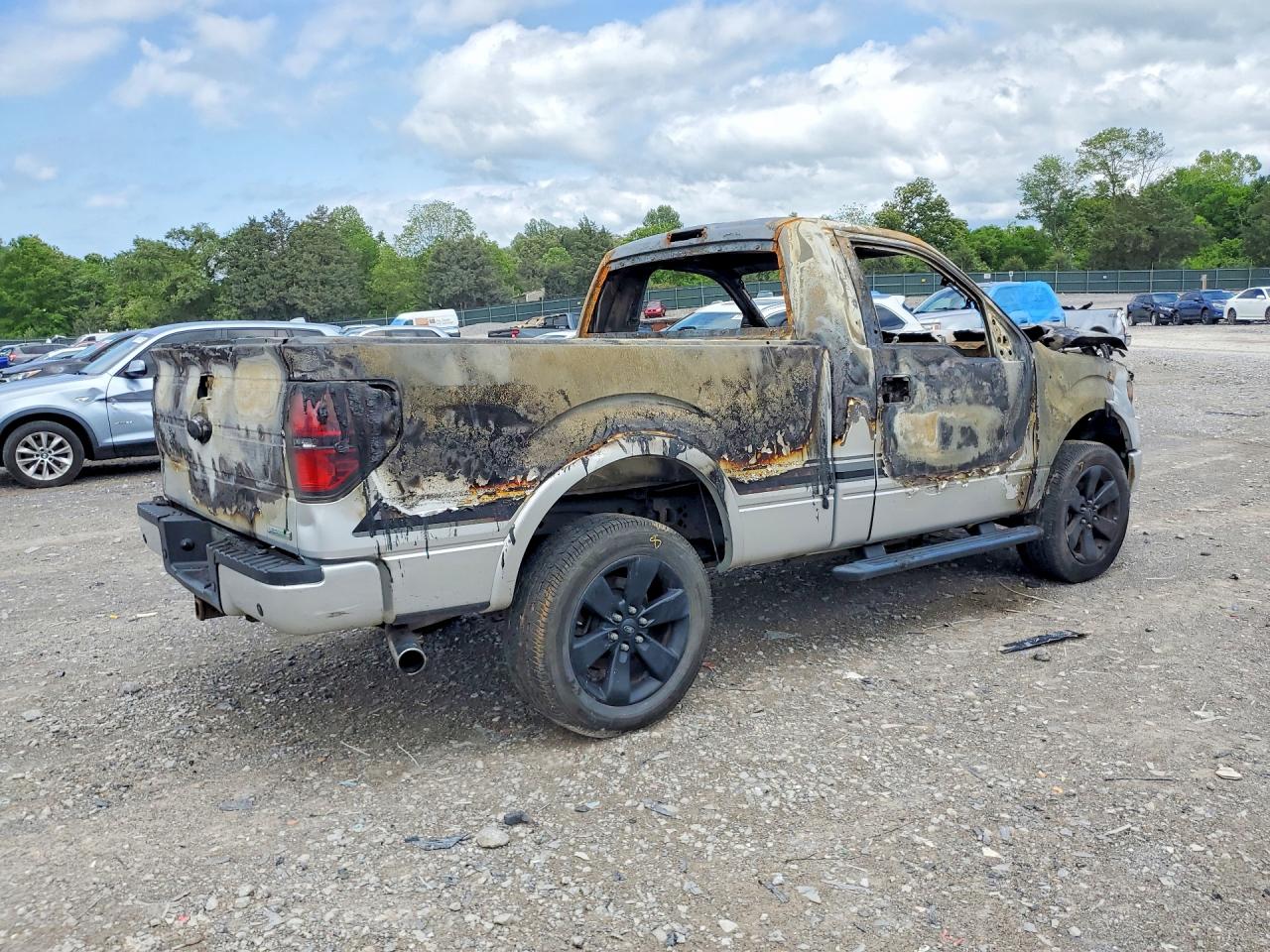 2014 Ford F150 Silver vin: 1FTMF1ET5EFA55475