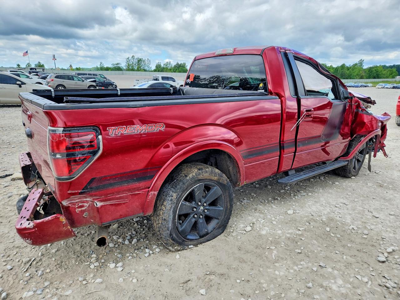 2014 Ford F150 Red vin: 1FTMF1ET5EFB05047