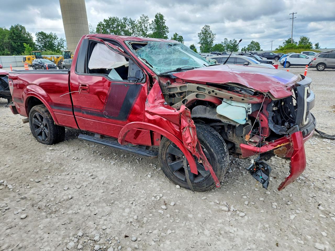 2014 Ford F150 Red vin: 1FTMF1ET5EFB05047