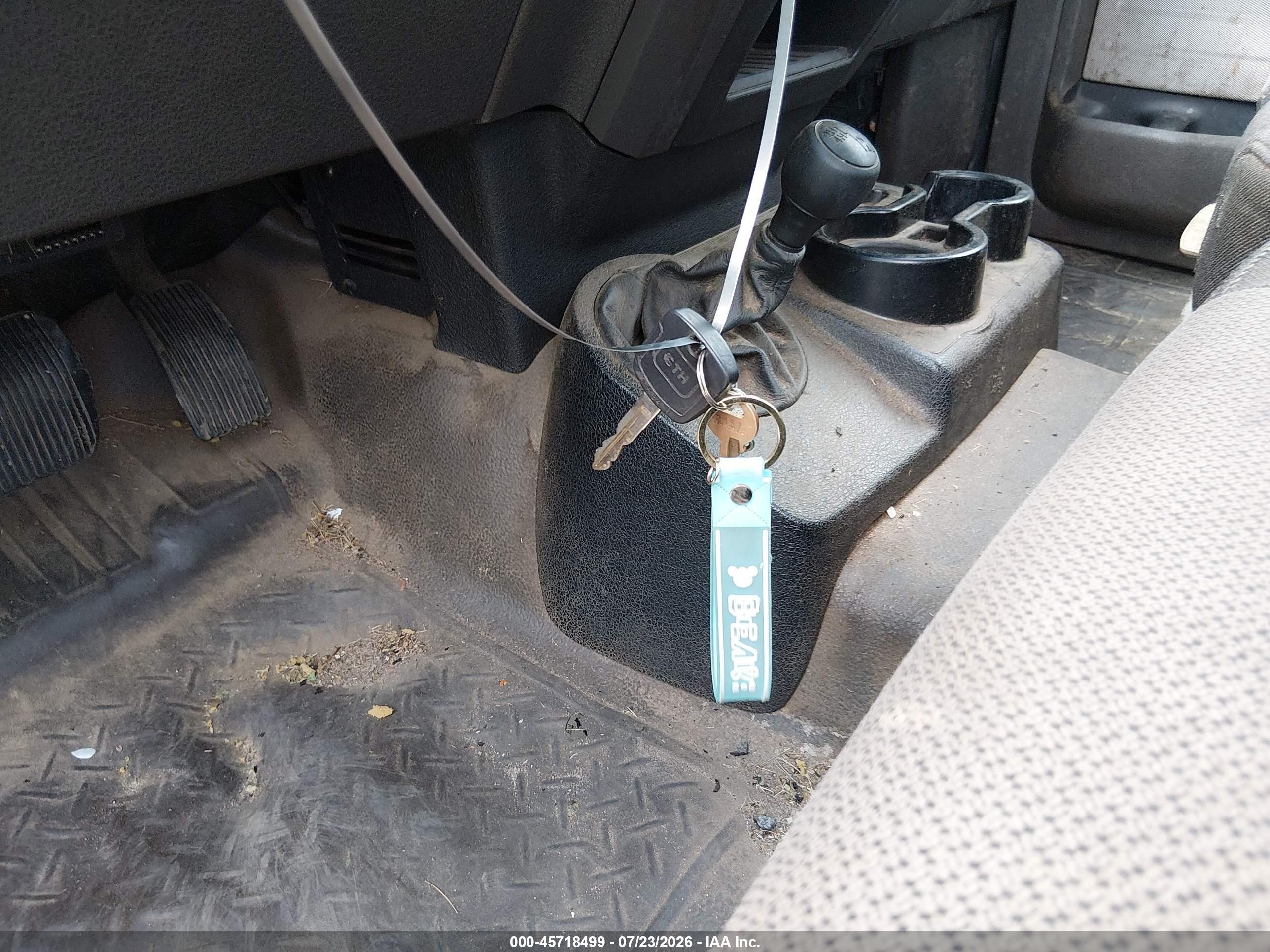 2010 Ford F-150 Stx/xl/xl W/mid-box Prep/xlt/xlt W/mid-box Prep White vin: 1FTMF1EW2AKA82497