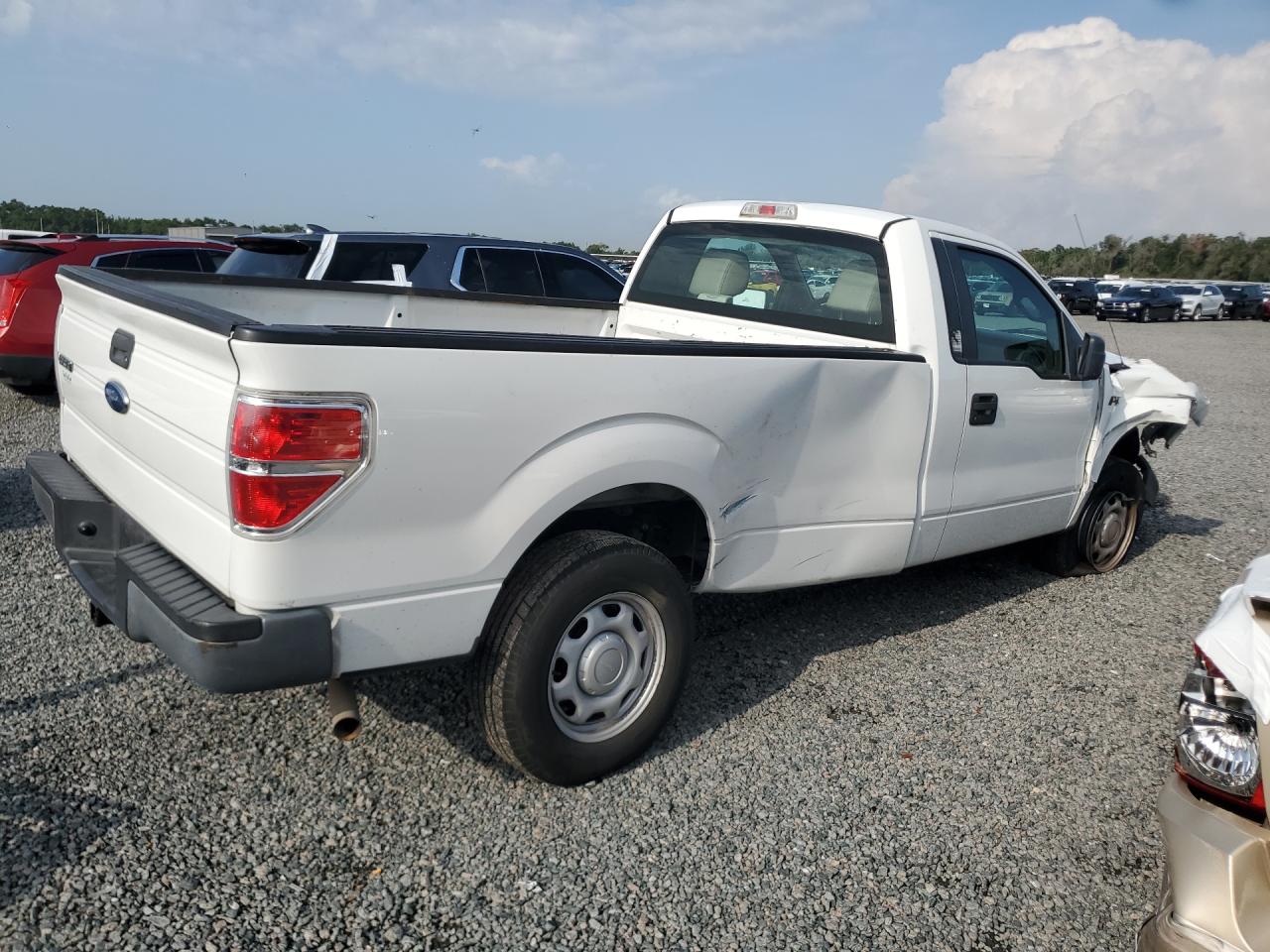 2010 Ford F150 White vin: 1FTMF1EW4AKB37368